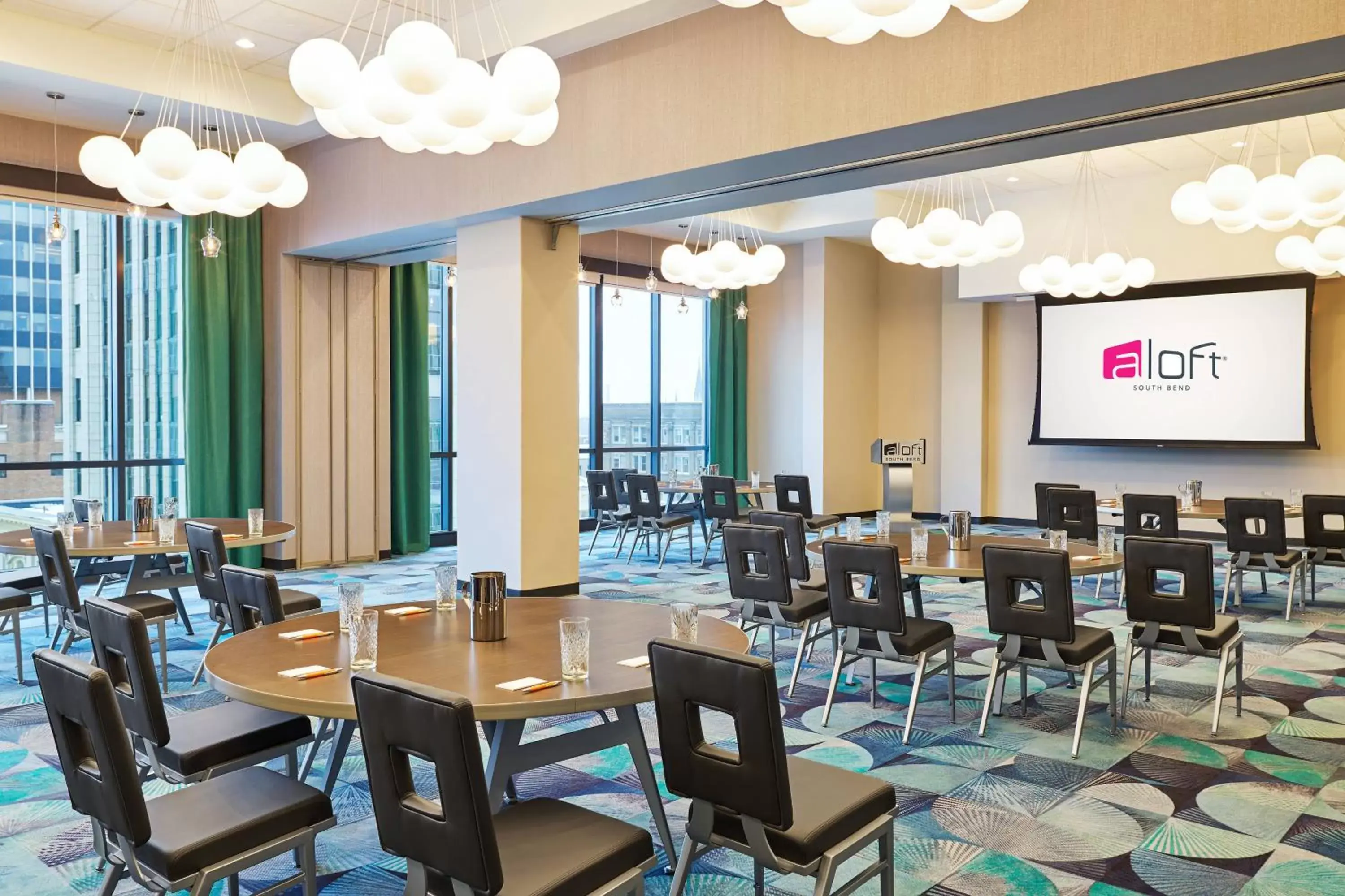 Meeting/conference room, Restaurant/Places to Eat in Aloft South Bend
