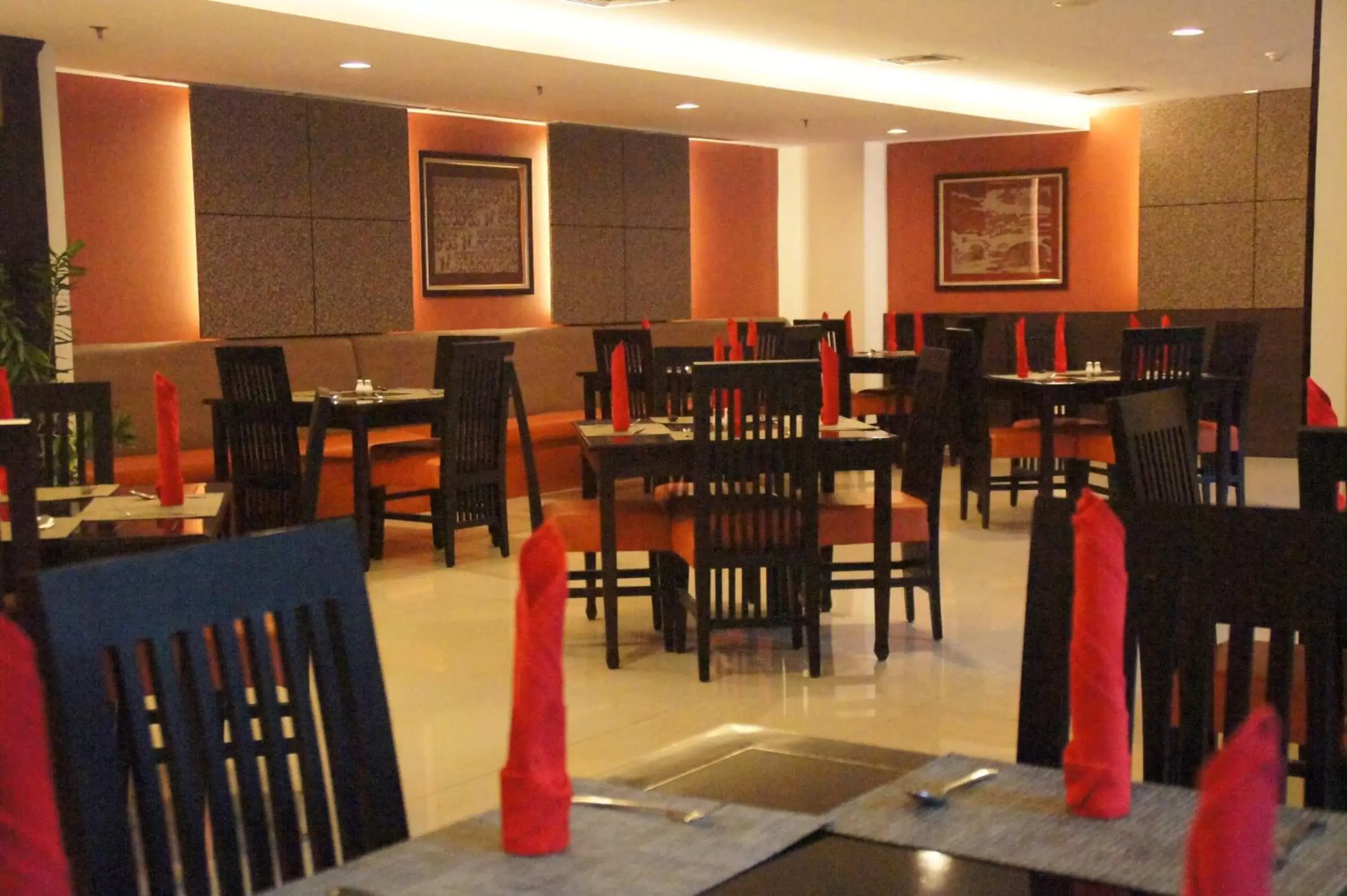 Restaurant/Places to Eat in Balairung Hotel Jakarta