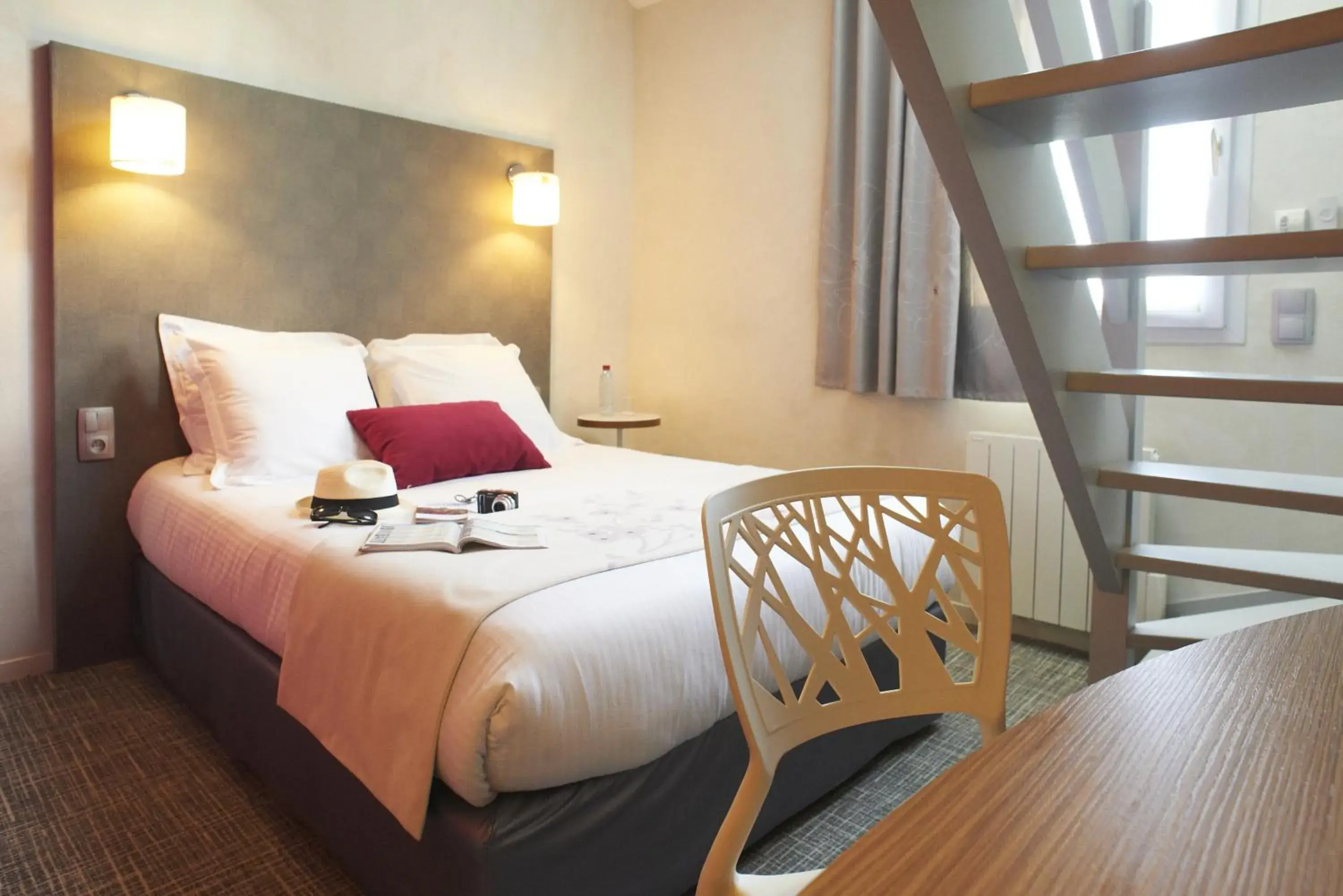 Bedroom, Bed in Hotel Restaurant Du Parc Saumur Logis Elégance
