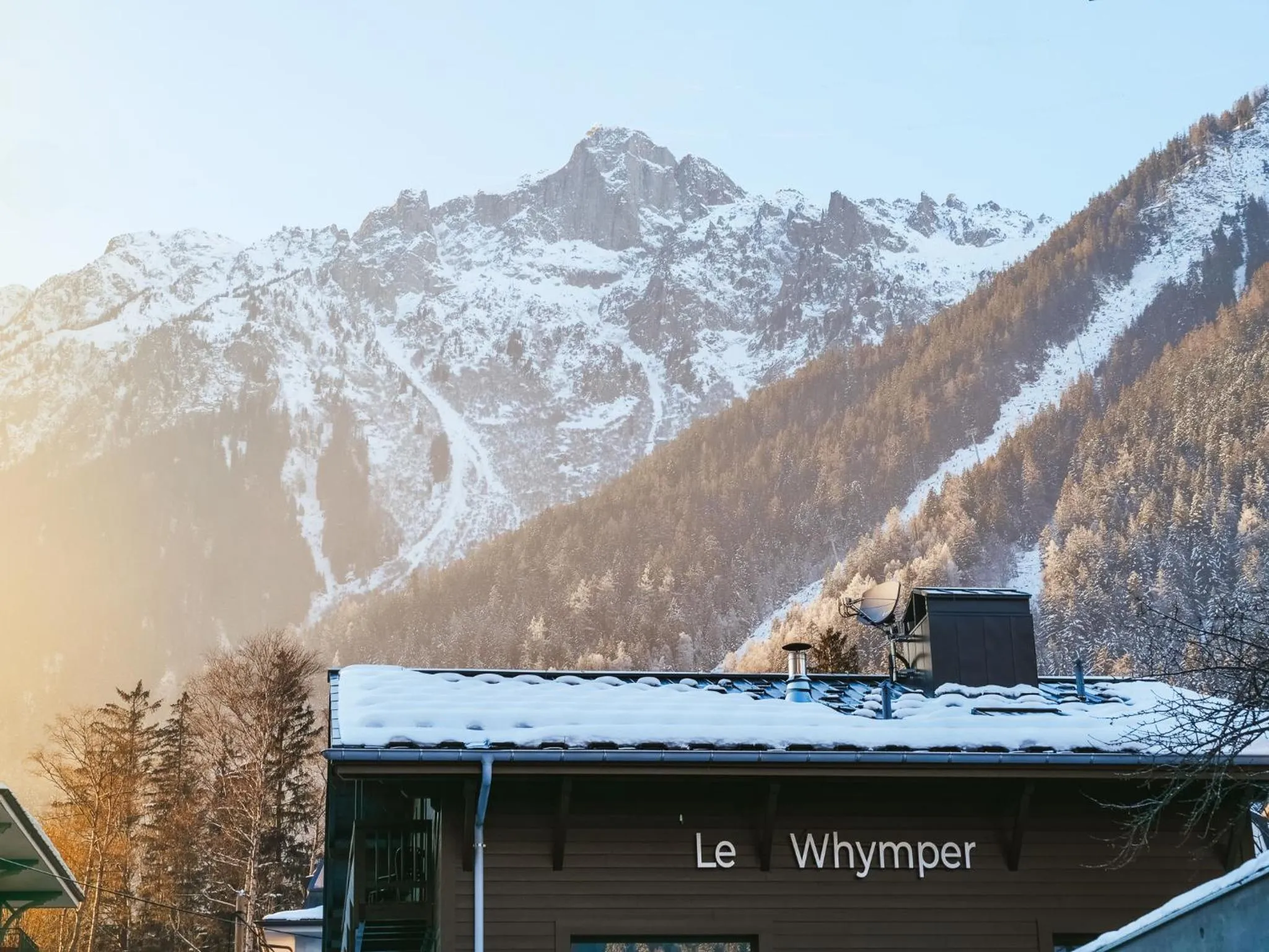 Property building in Chalet hôtel le Whymper