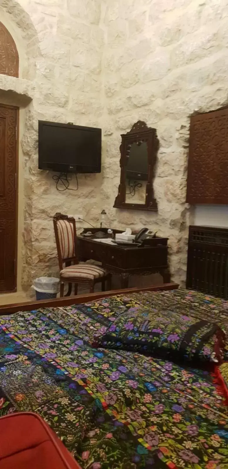 Photo of the whole room, TV/Entertainment Center in Jerusalem Hotel