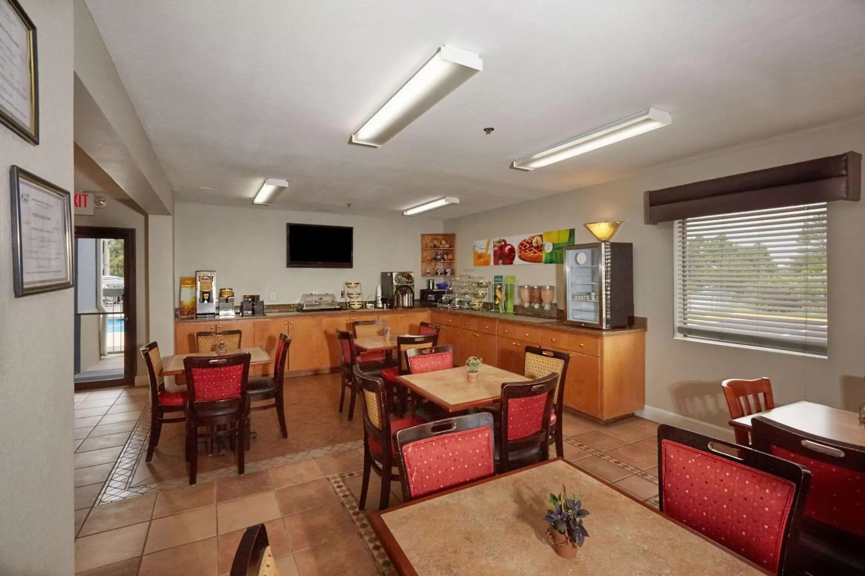 Restaurant/places to eat in Quality Inn Augusta West Near Fort Gordon Restaurant/places to eat in Quality Inn Augusta West Near Fort Gordon