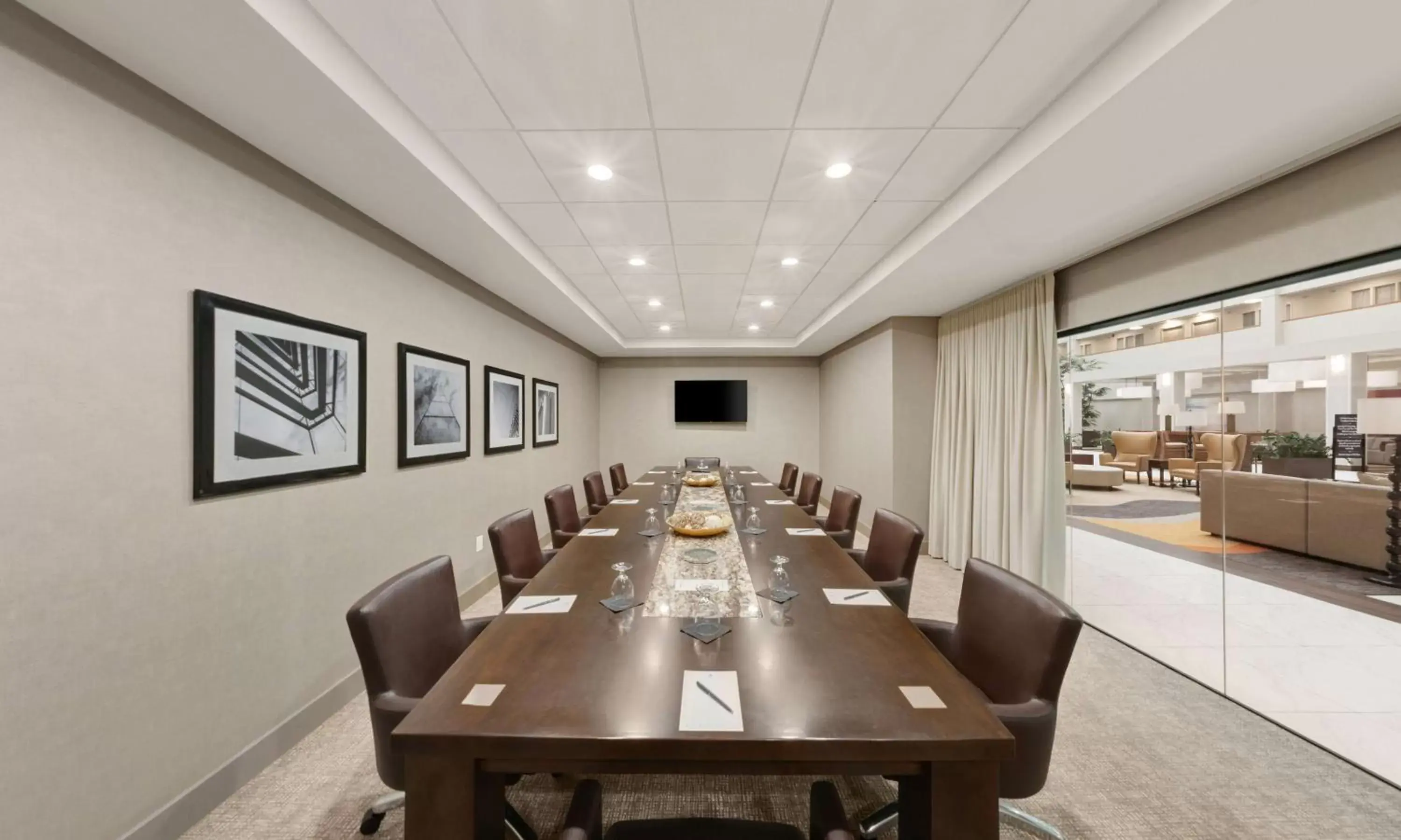 Meeting/conference room in Embassy Suites by Hilton Milwaukee Brookfield