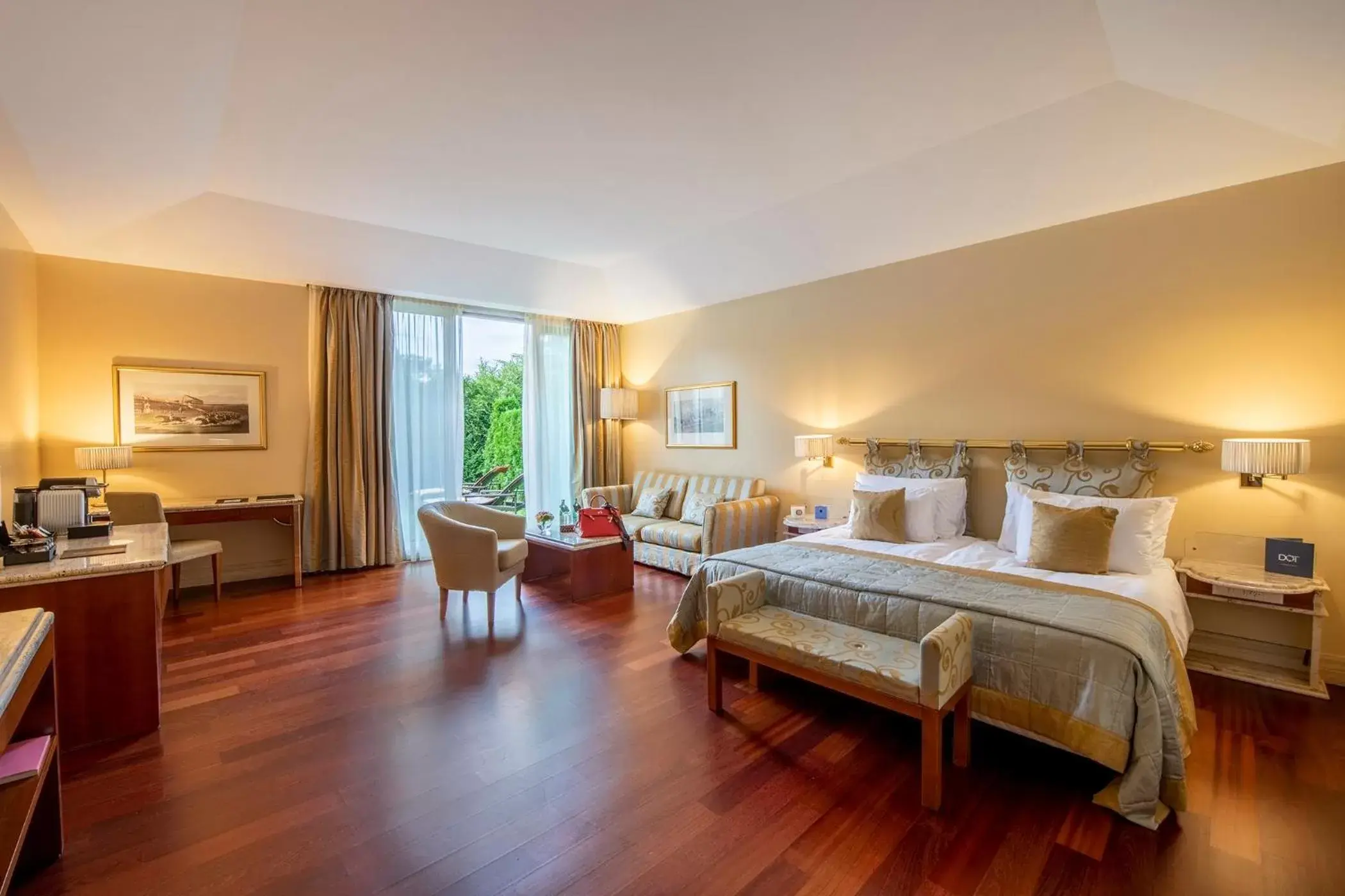 Bedroom in Villa Principe Leopoldo - Ticino Hotels Group