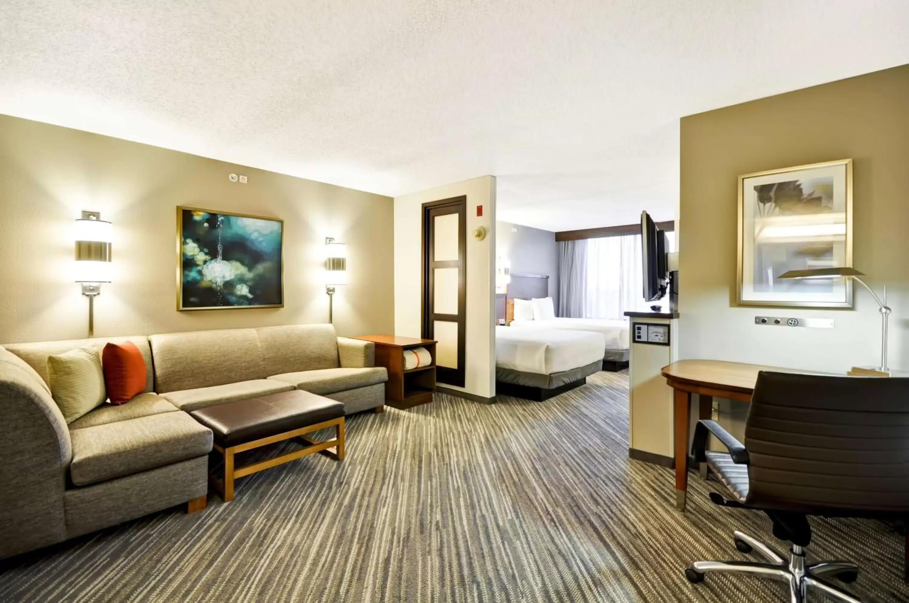 Photo of the whole room in Hyatt Place Albuquerque Uptown