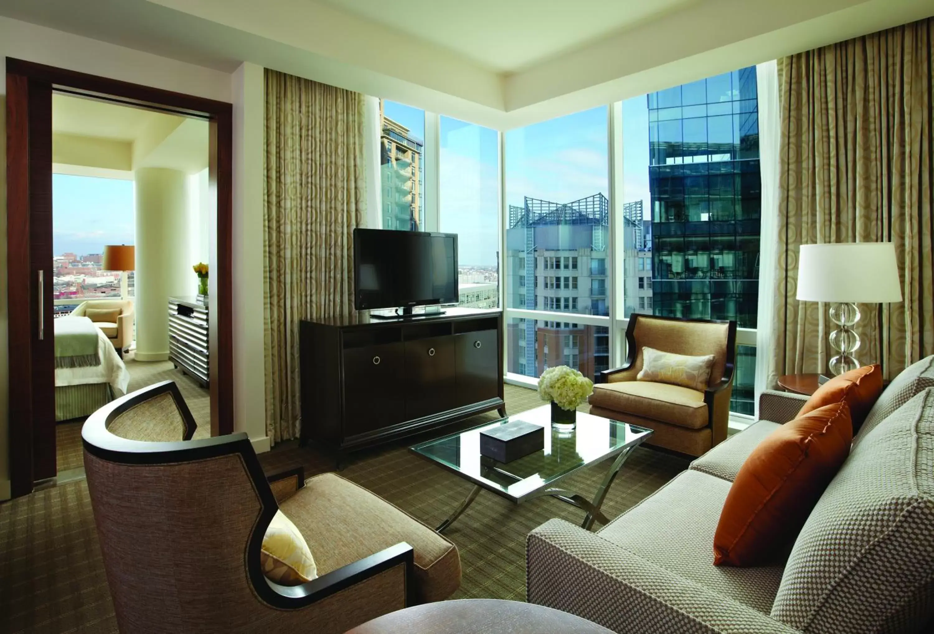 Living room, Seating Area in Four Seasons Baltimore
