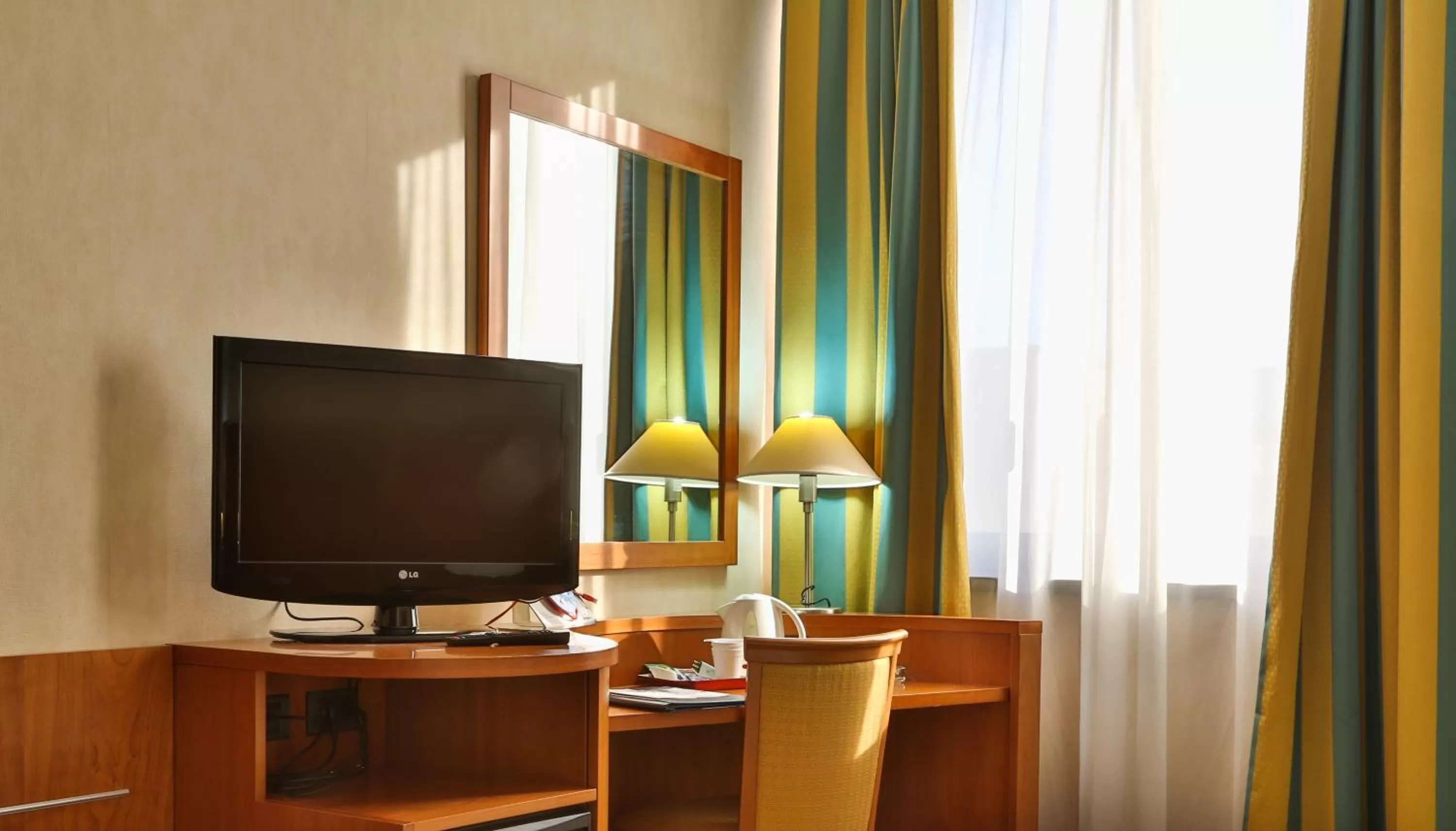 Bedroom in Best Western Cavalieri Della Corona