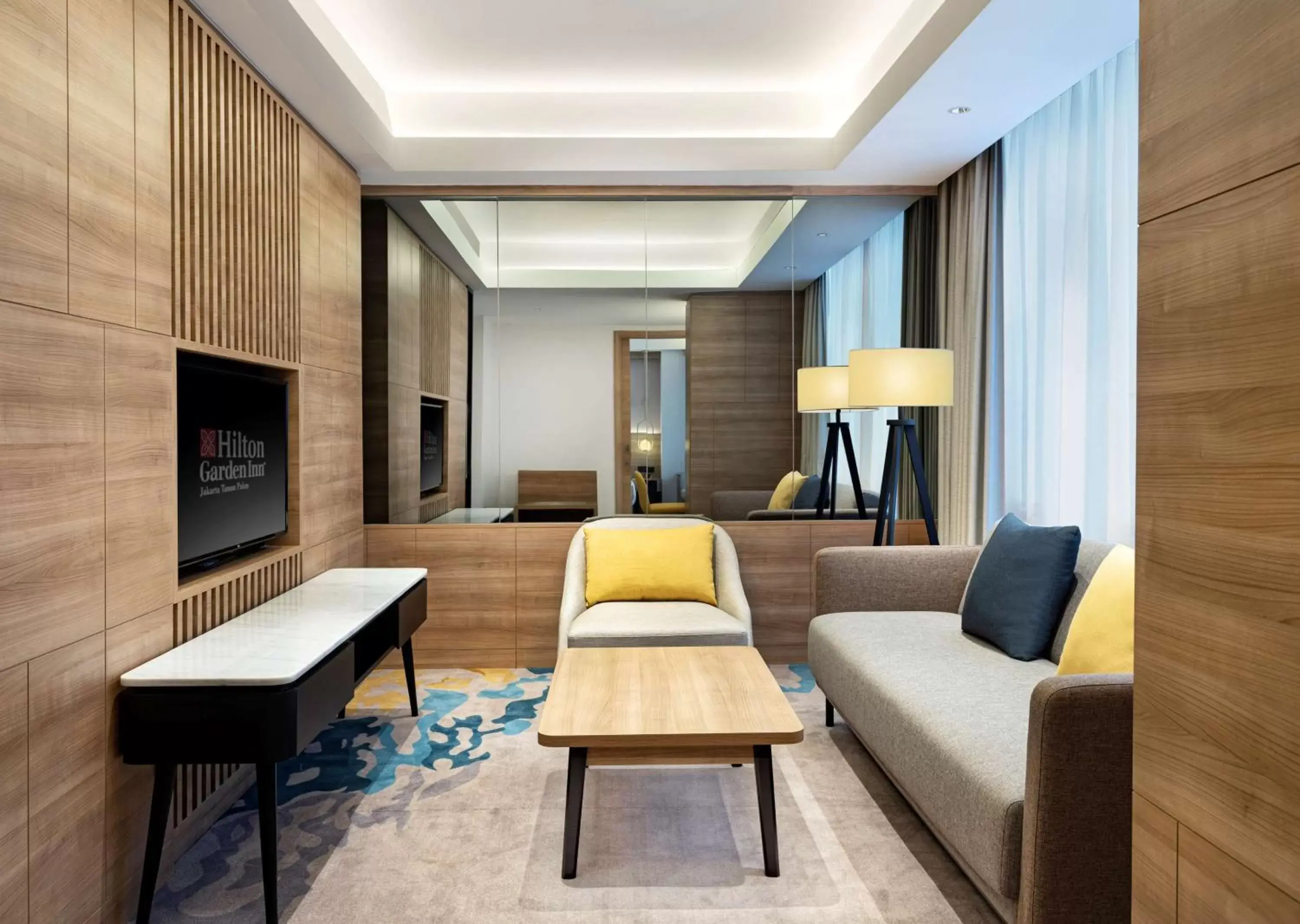 Bedroom, Seating Area in Hilton Garden Inn Jakarta Taman Palem