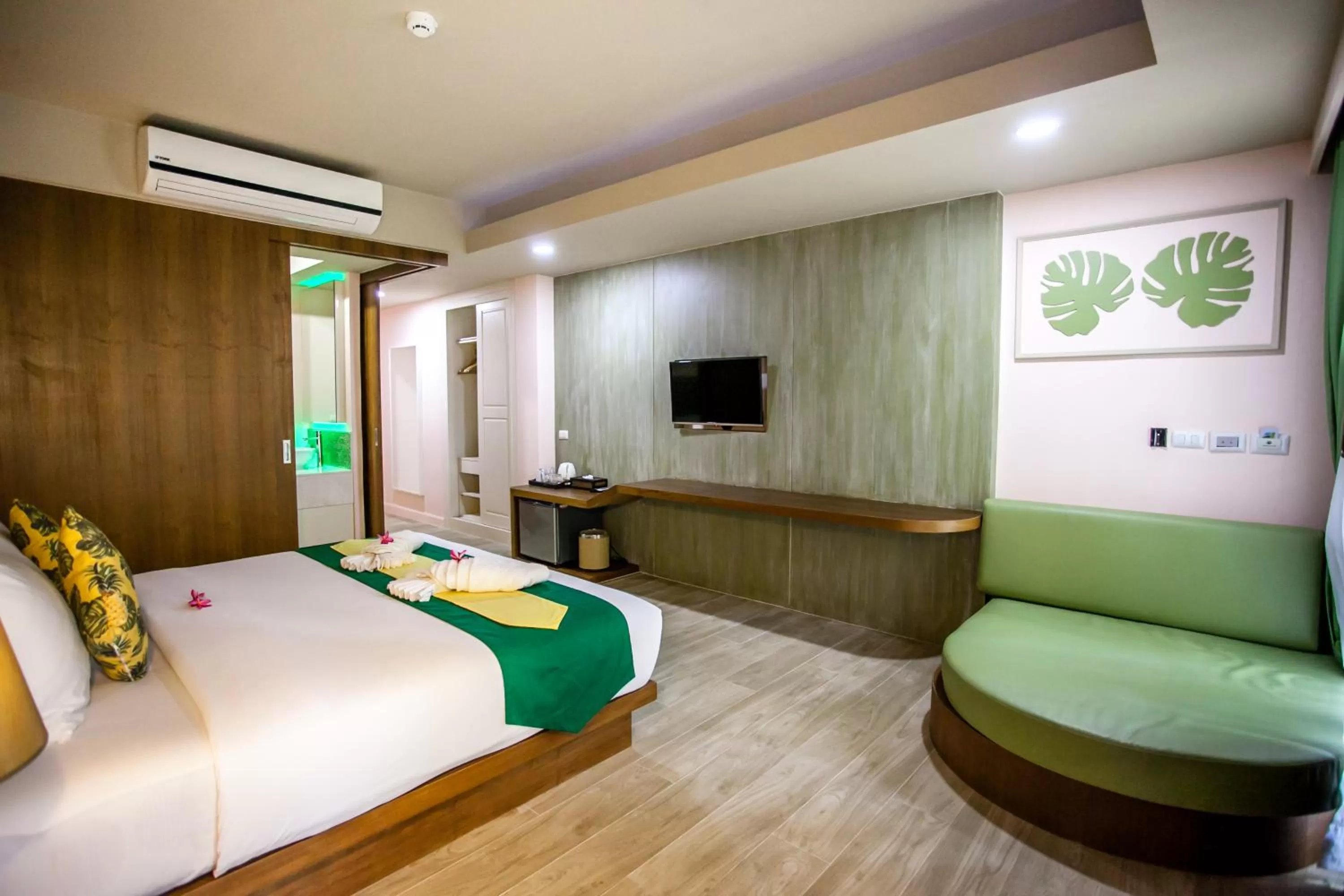 Bed in Hula Hula Resort, Ao Nang