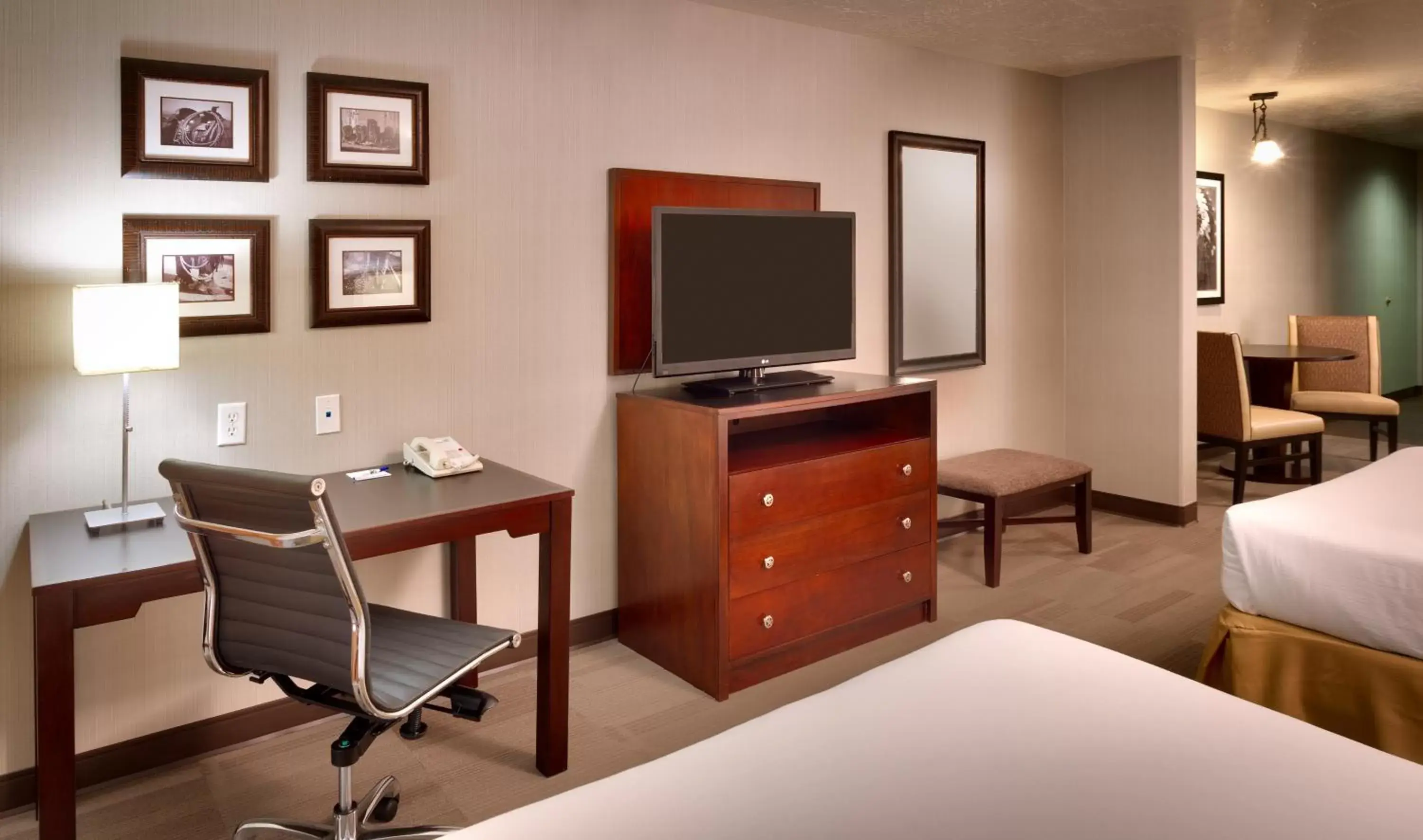 TV and multimedia, TV/Entertainment Center in Holiday Inn Express & Suites Kanab, an IHG Hotel