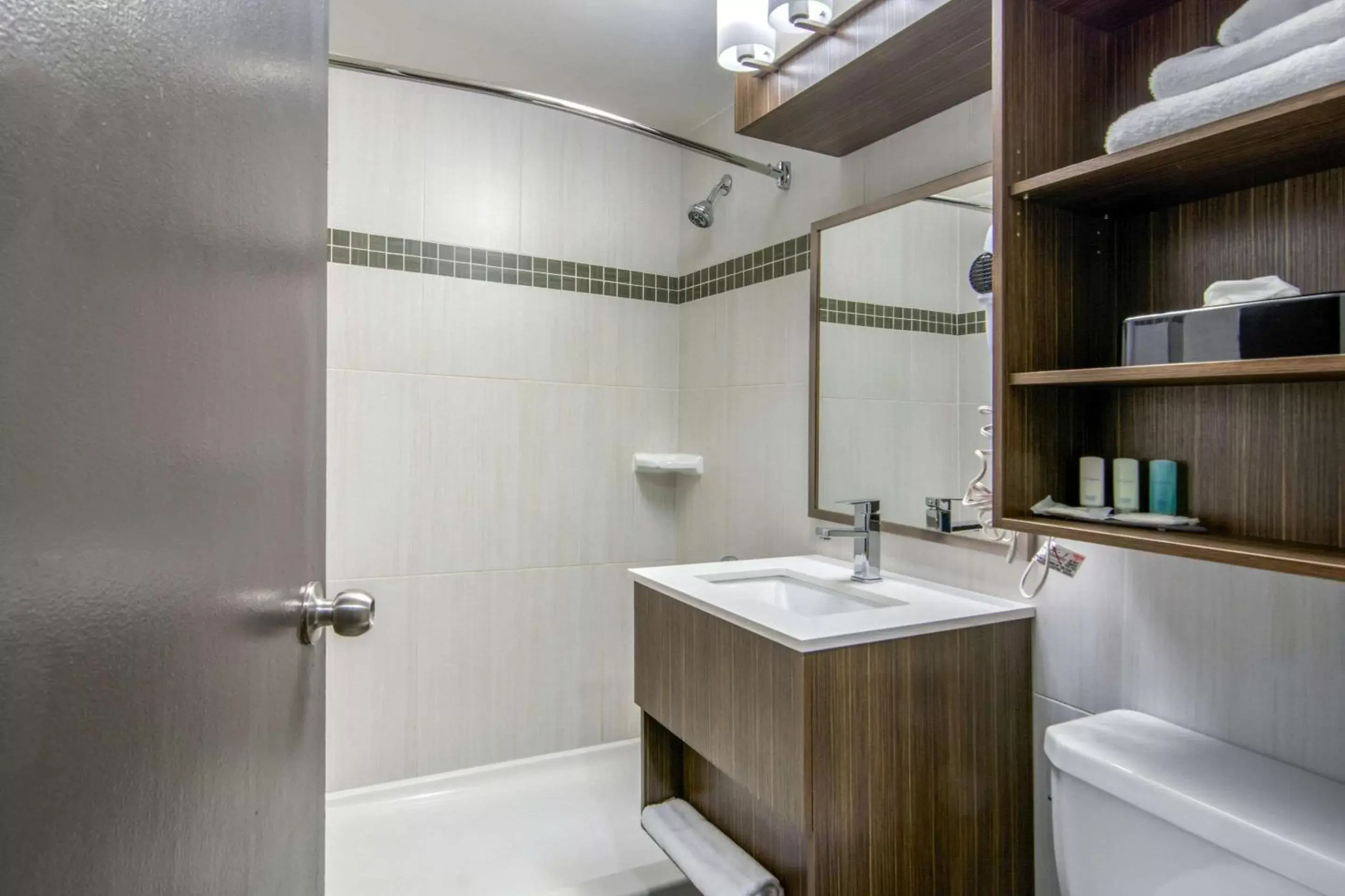Bathroom in Clarion Hotel Sudbury