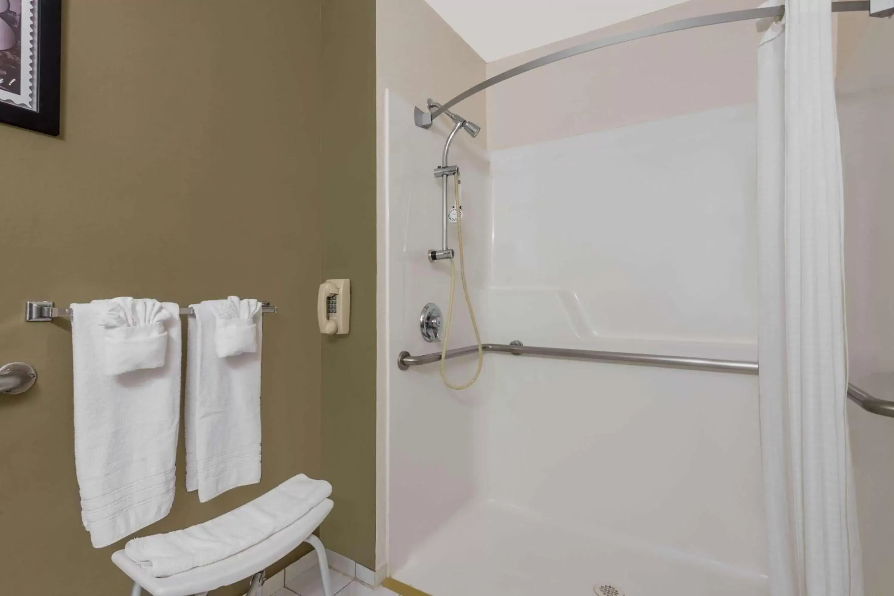 Shower, Bathroom in Super 8 by Wyndham Roswell