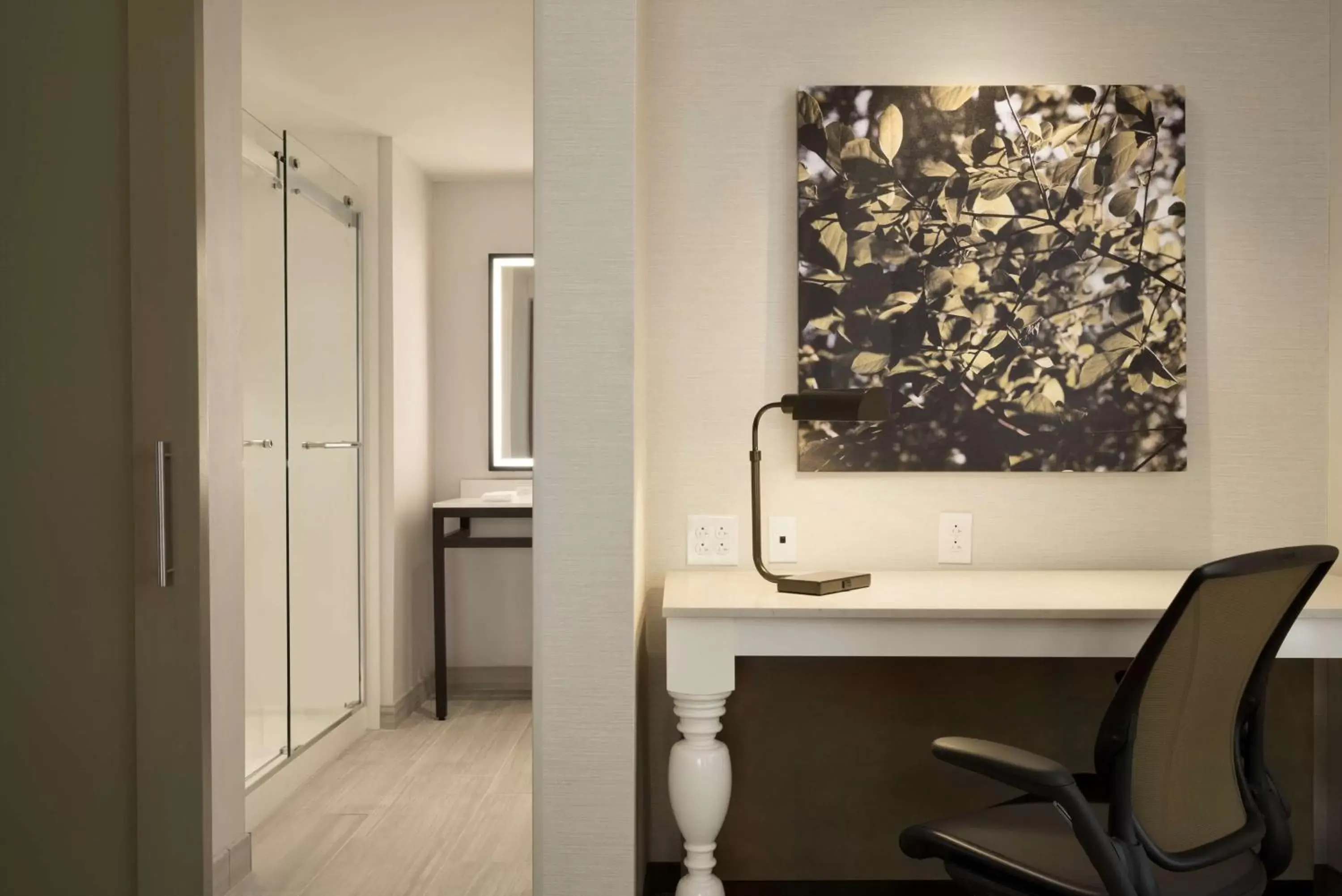 Bedroom in Hilton Garden Inn Newtown Square Radnor Bedroom in Hilton Garden Inn Newtown Square Radnor