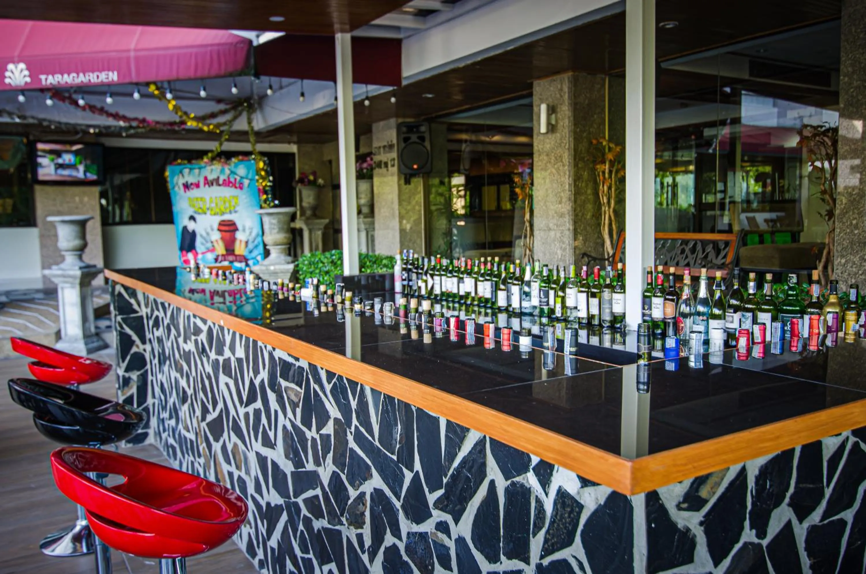 Lounge or bar in Grand Tara Garden Thai Hotel