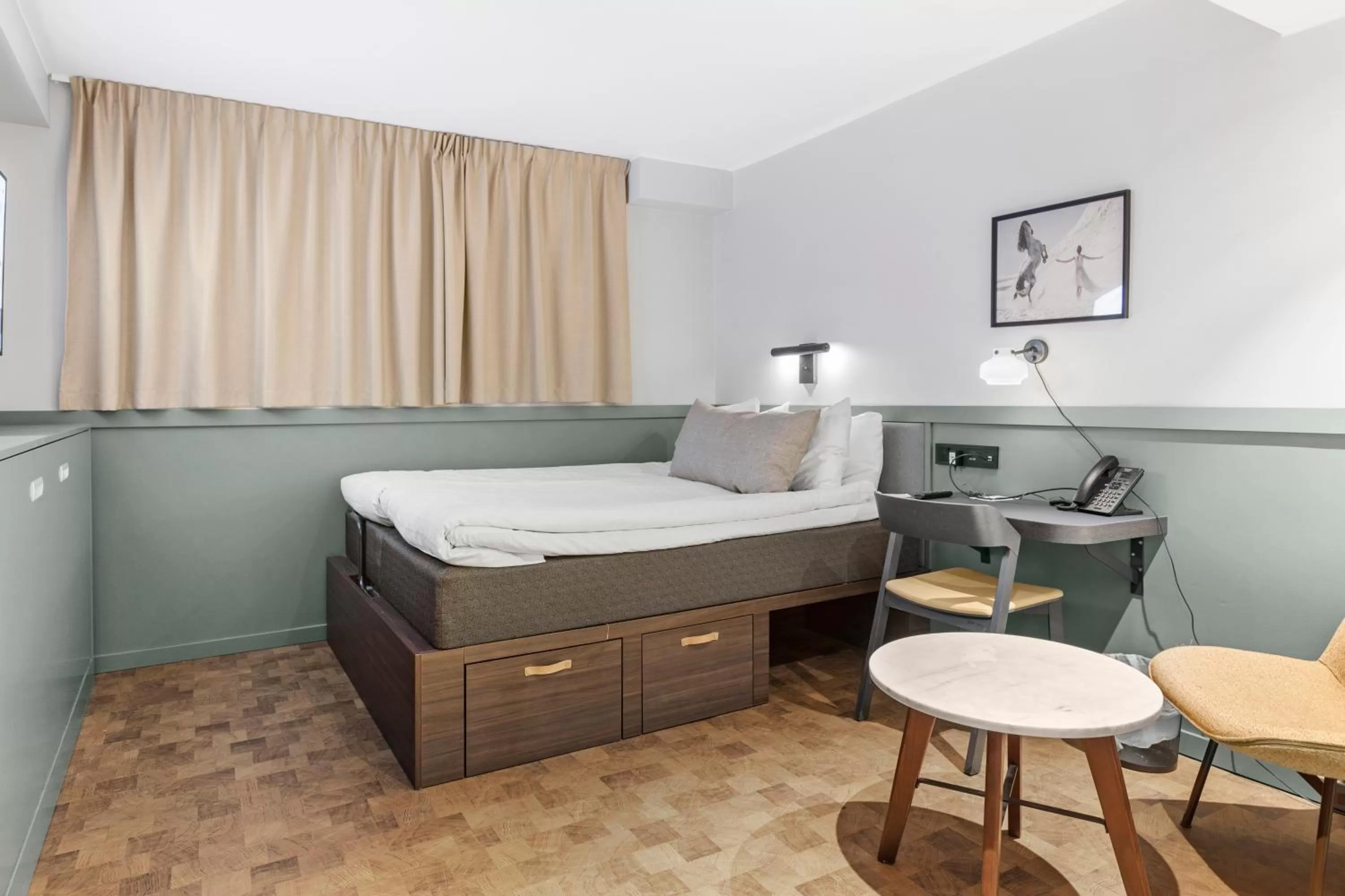 Photo of the whole room, Bed in Best Western Hotel at 108