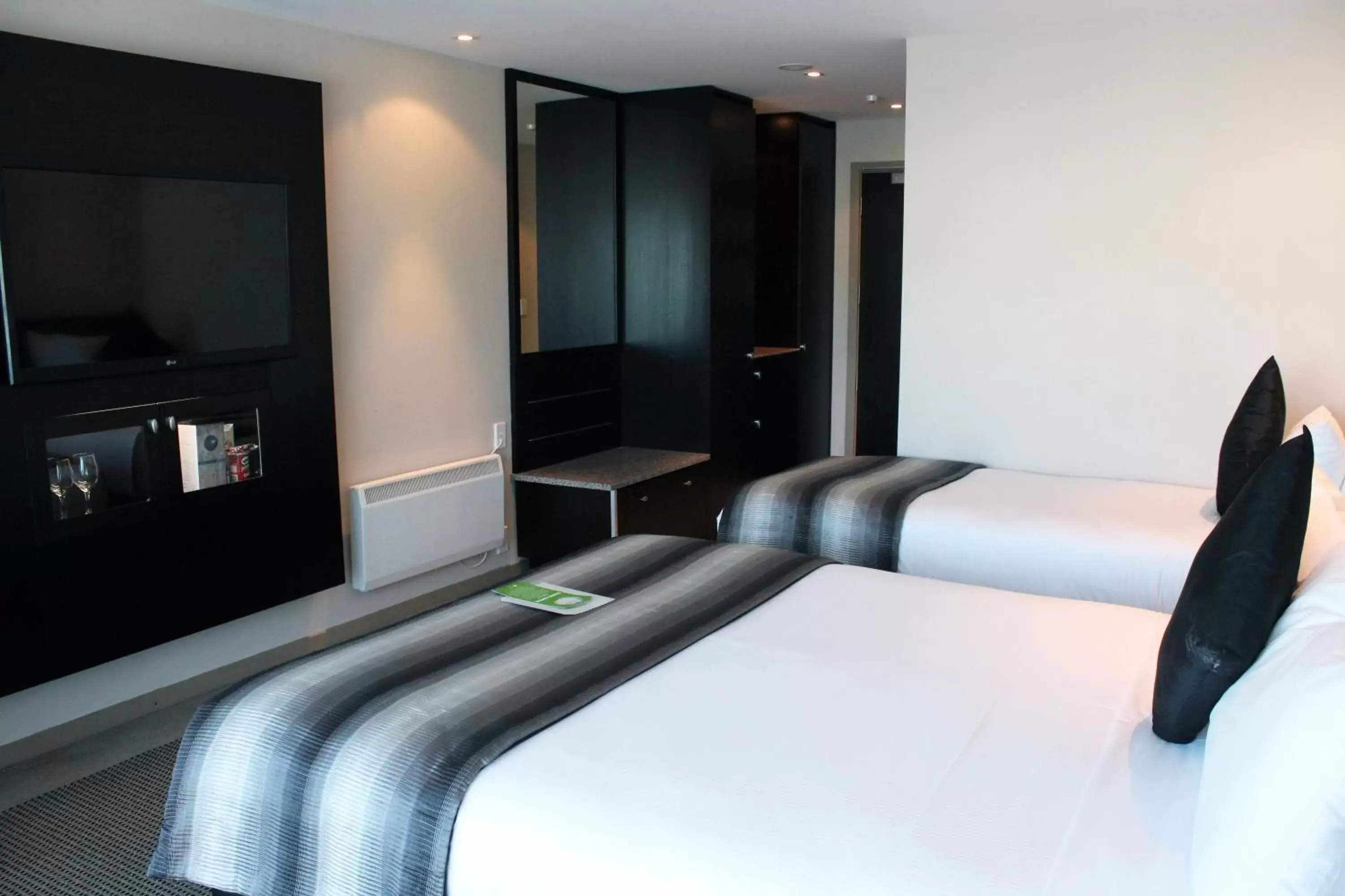 Bed in Copthorne Hotel Wellington, Oriental Bay