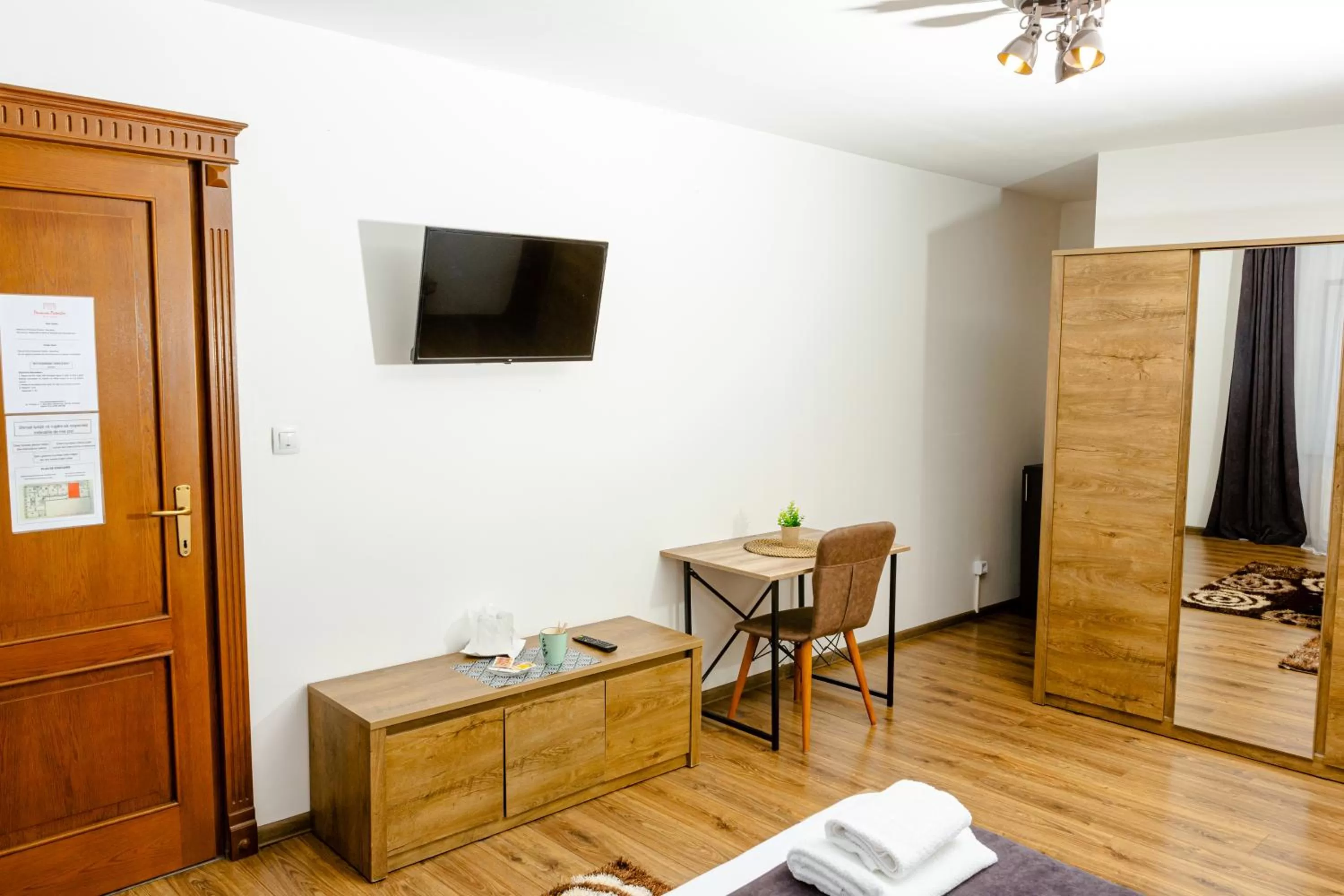 Bedroom, Bed in Pensiunea Pictorilor