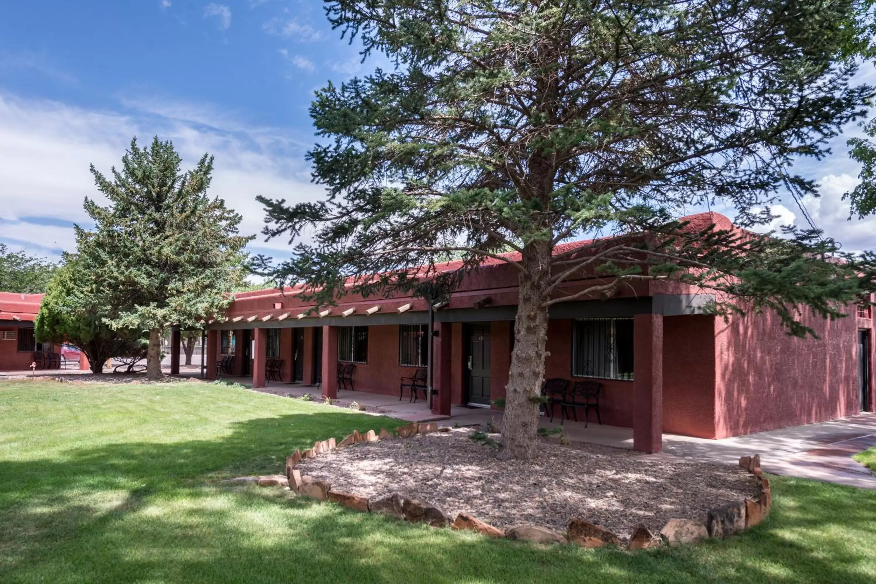 Patio, Property Building in Thunderbird Lodge