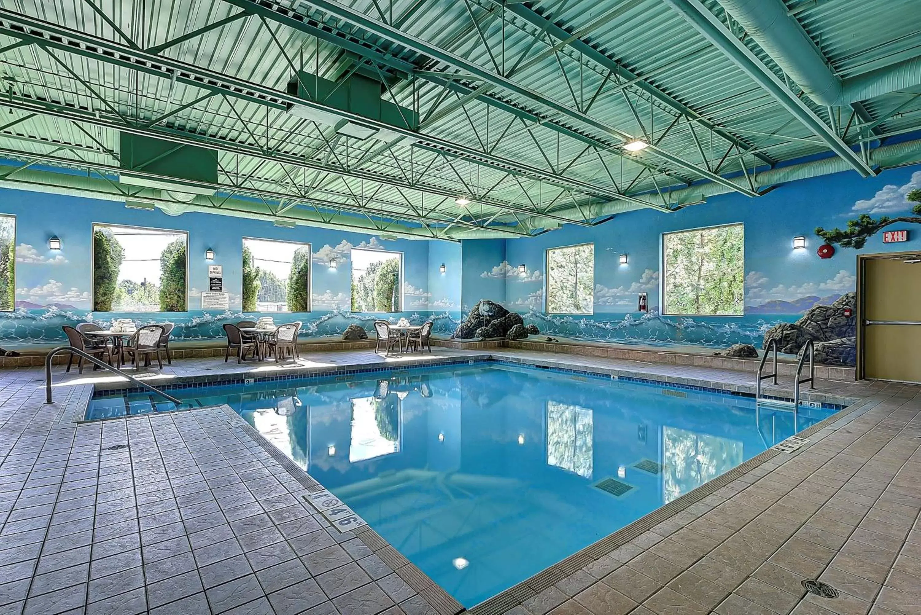 Activities, Swimming Pool in Best Western Plus Osoyoos Hotel & Suites