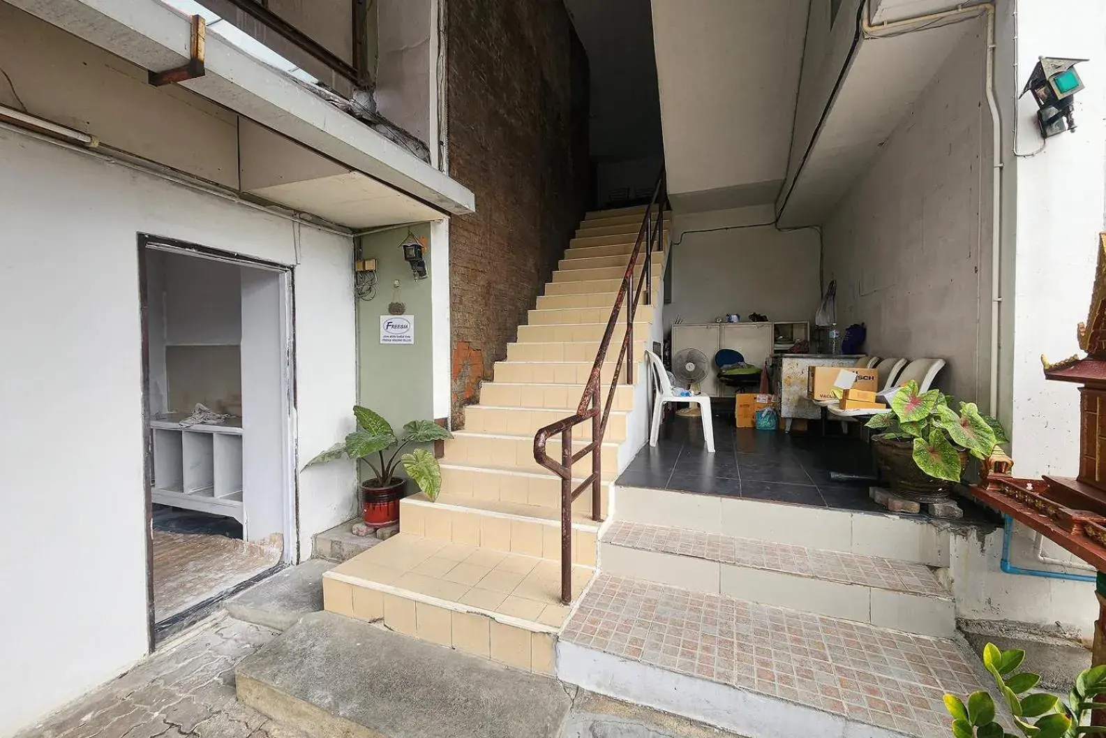 Balcony/Terrace in Freesia Bangphi Guest House