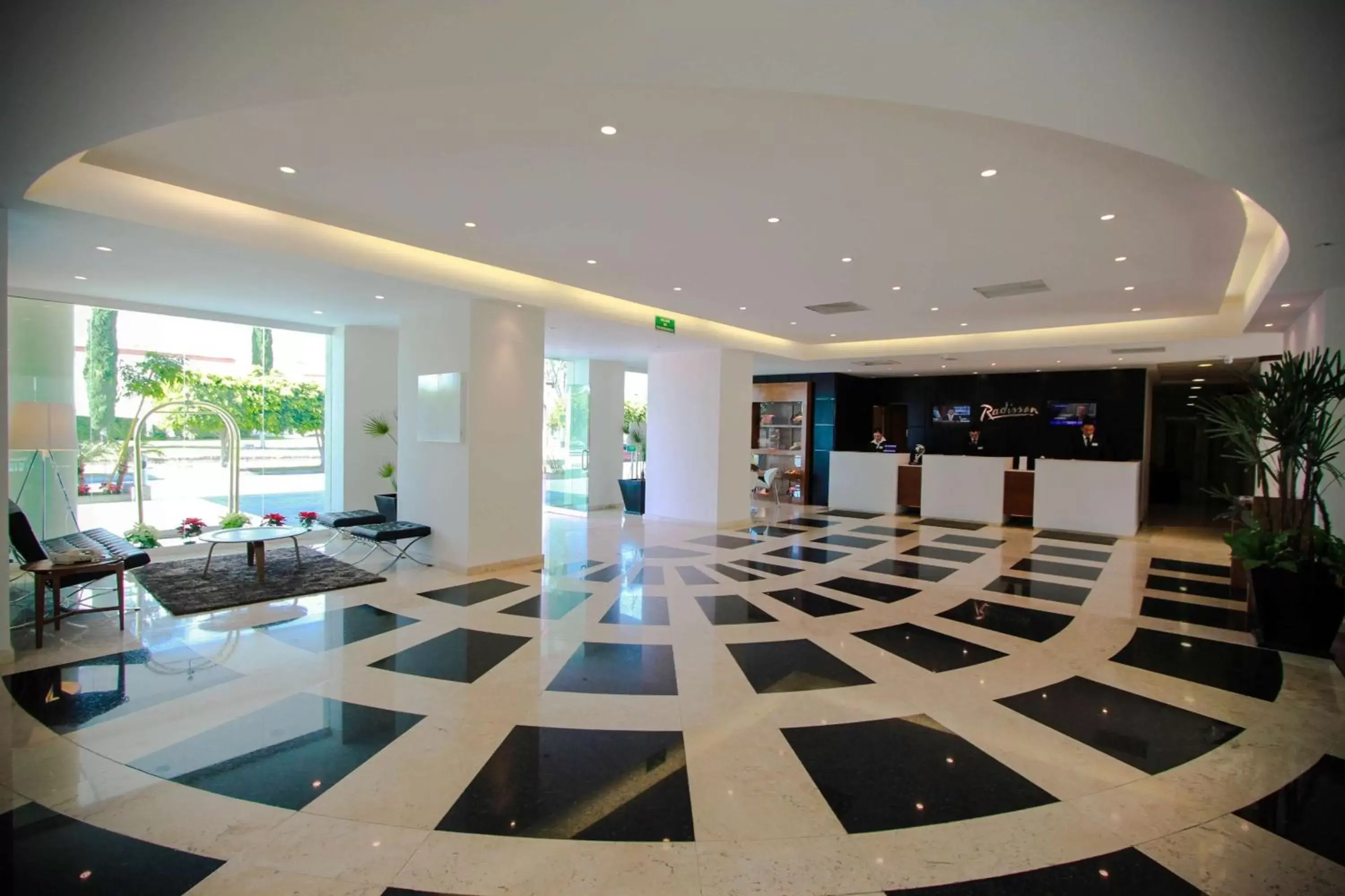 Lobby or reception in Radisson Poliforum Plaza Hotel Leon