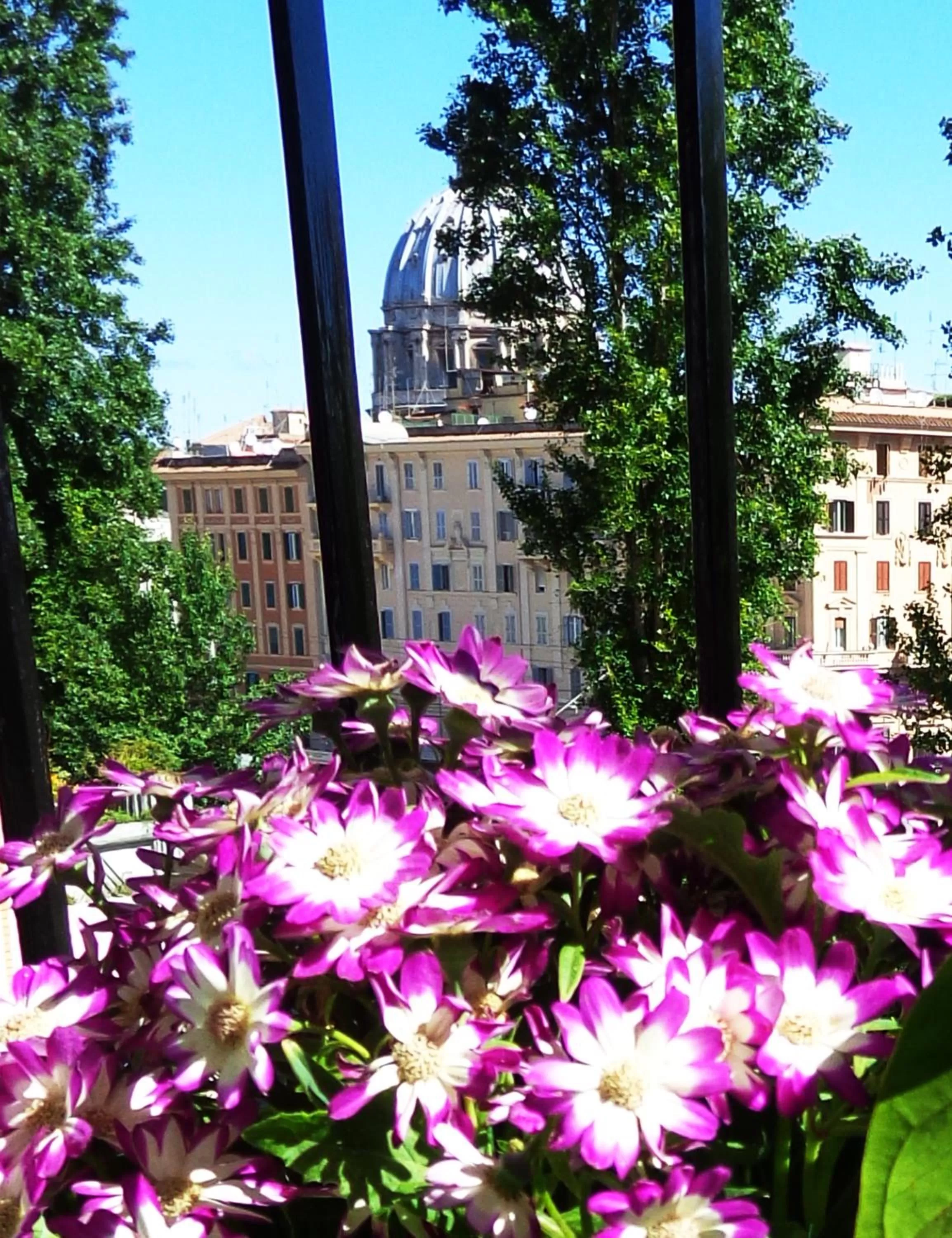 Balcony/Terrace, Property Building in San Pietro Shabby Chic Apartment