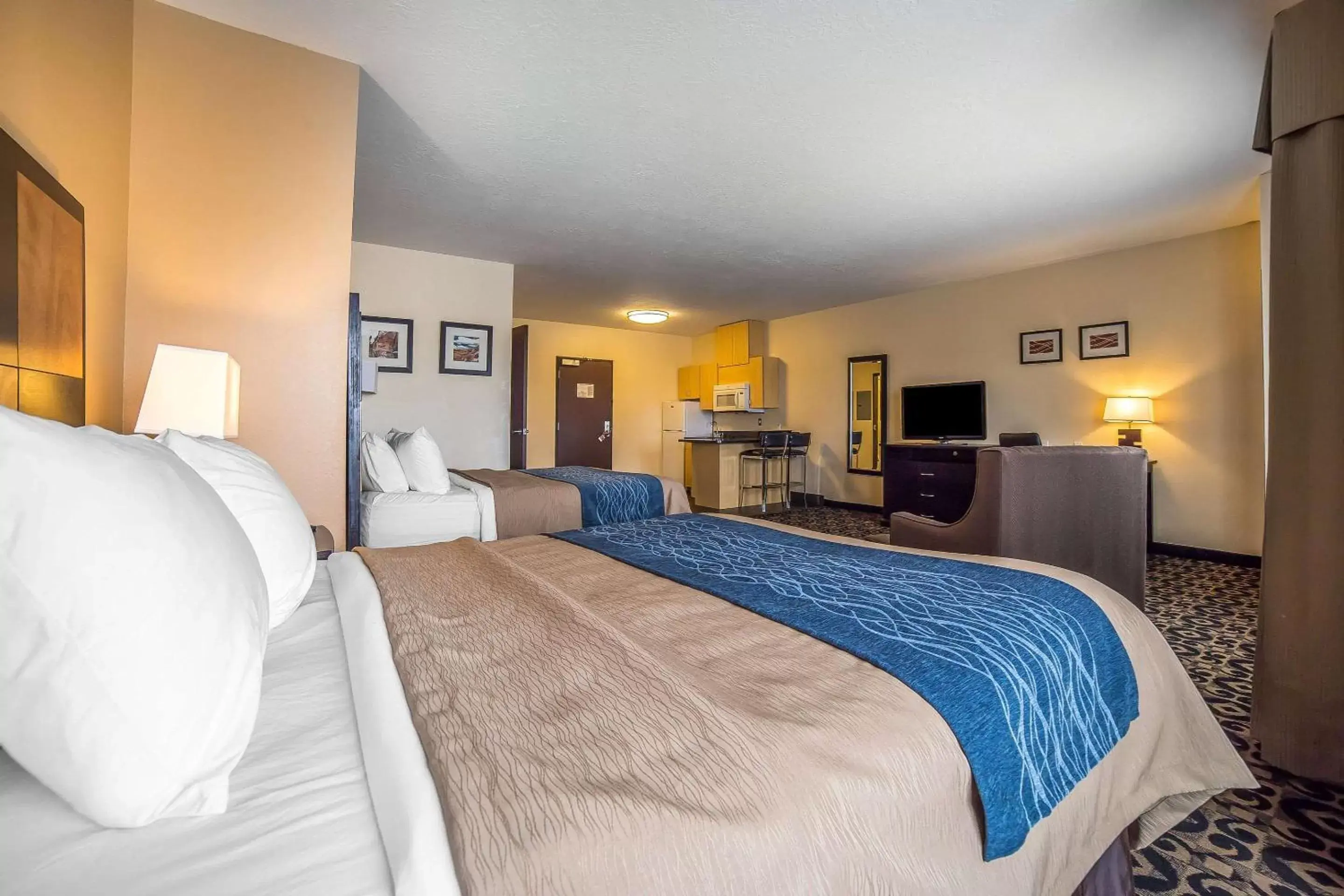 Bedroom, Bed in Comfort Inn Ballard-Roosevelt