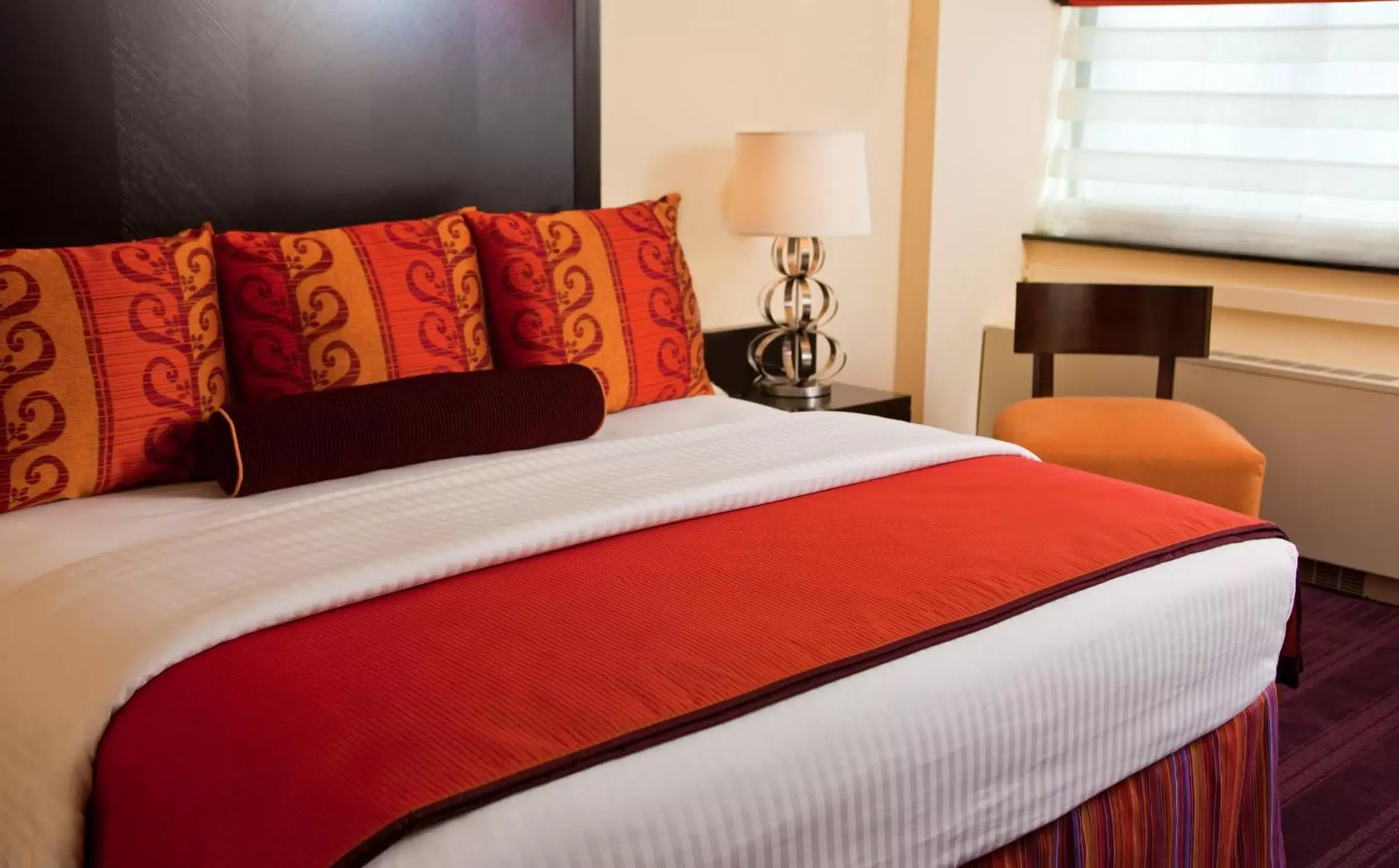 Bed in Washington Plaza Hotel