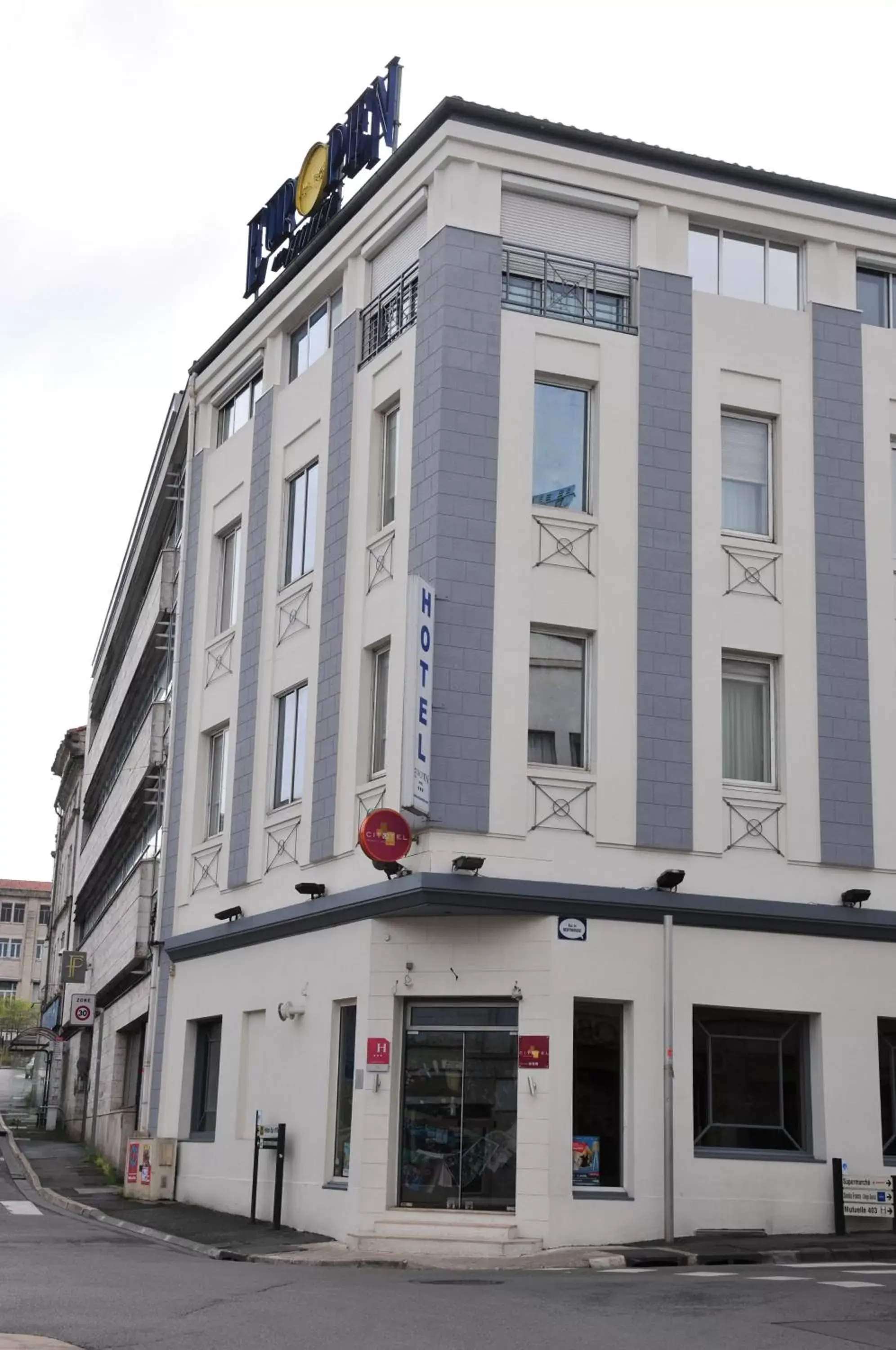 Property Building in Cit'Hotel Europeen