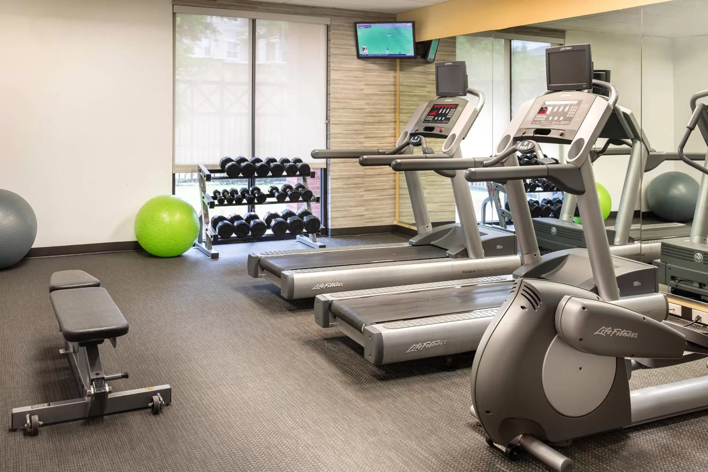 Fitness centre/facilities, Fitness Center/Facilities in Courtyard by Marriott Denton