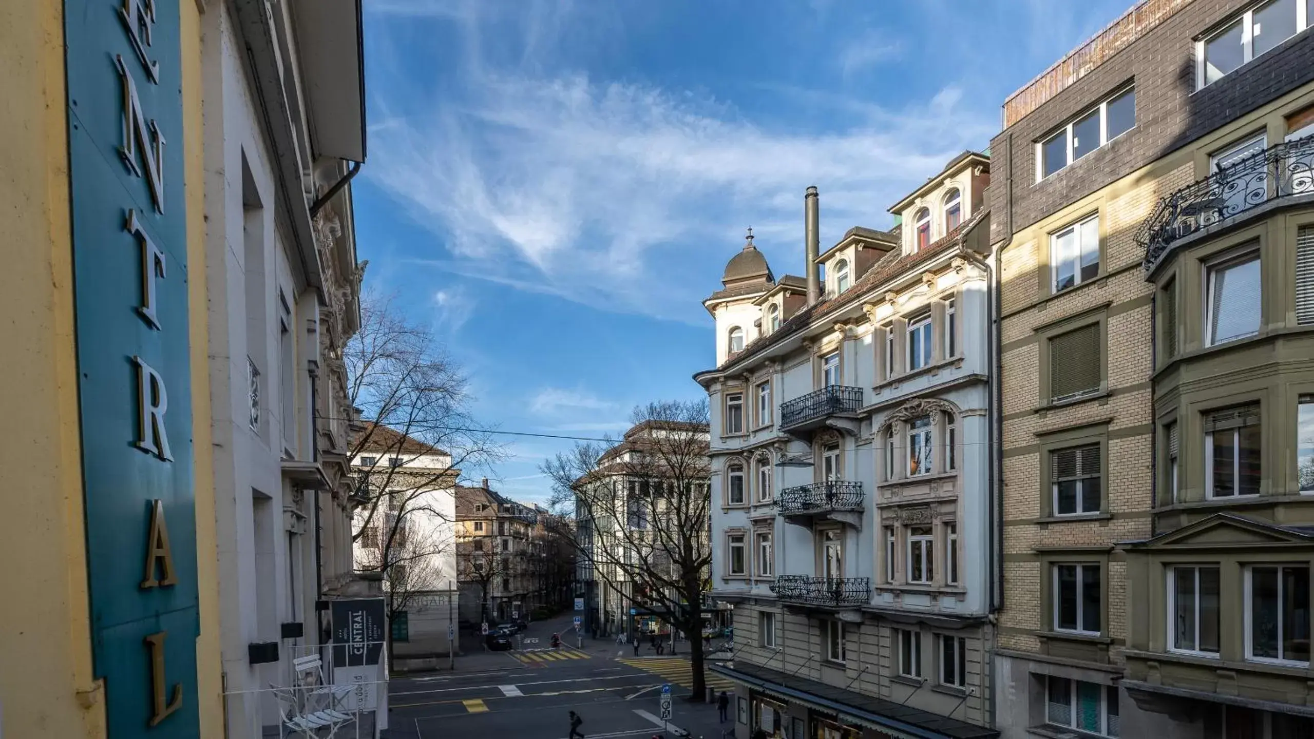 Neighbourhood, Neighborhood in Hotel Central Luzern