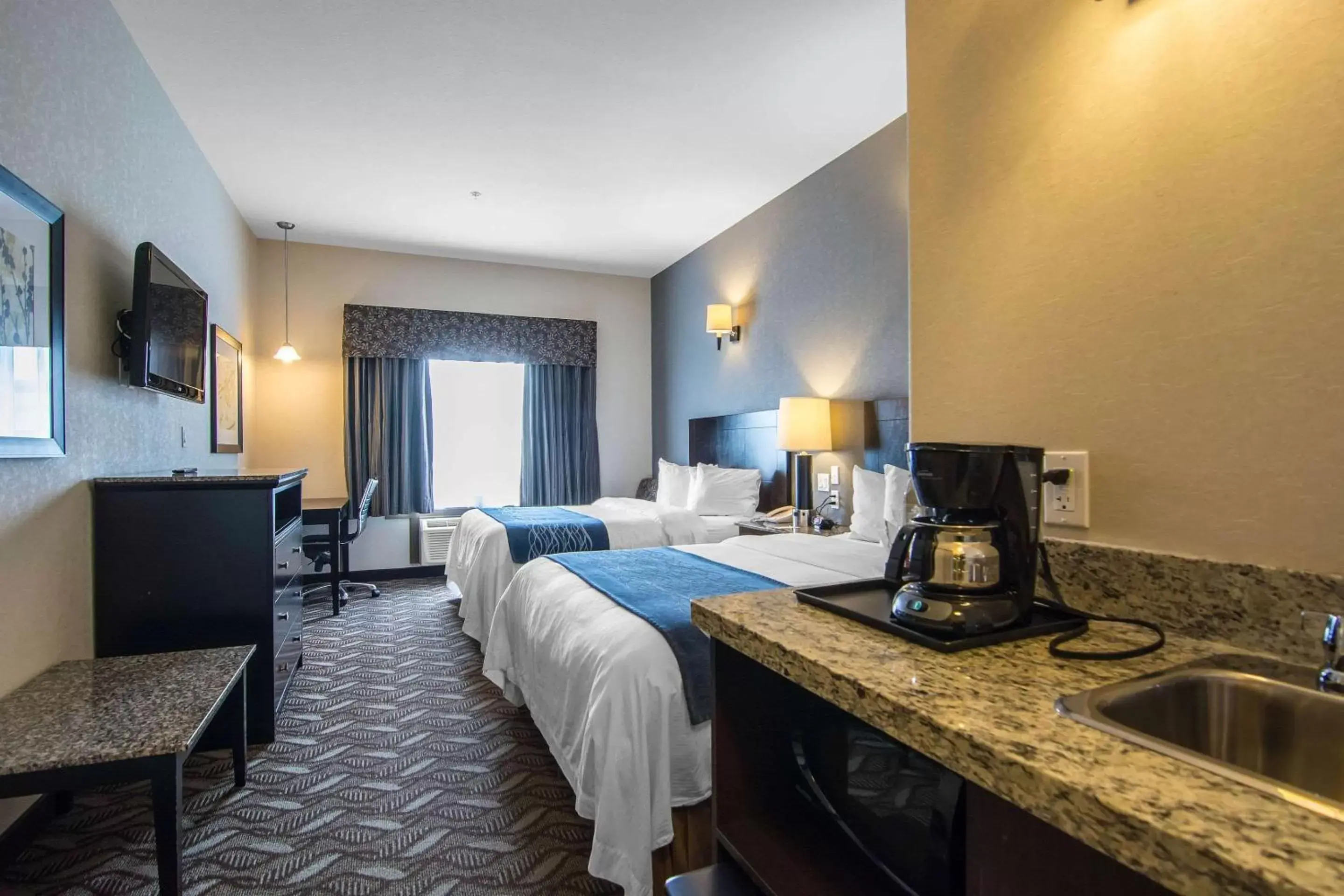 Photo of the whole room in Comfort Inn & Suites Fort Saskatchewan