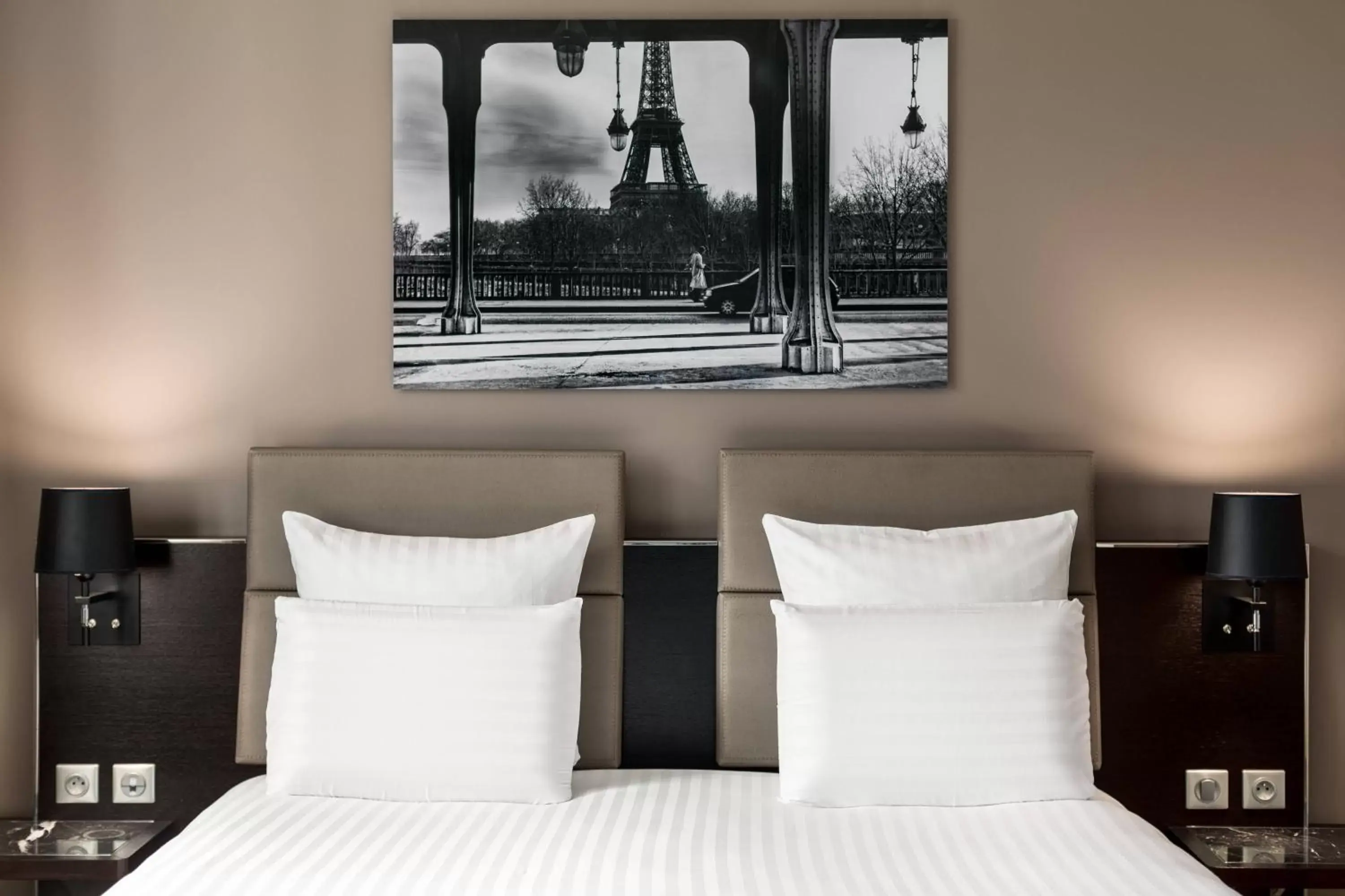 Photo of the whole room in AC Hotel Paris Porte Maillot by Marriott