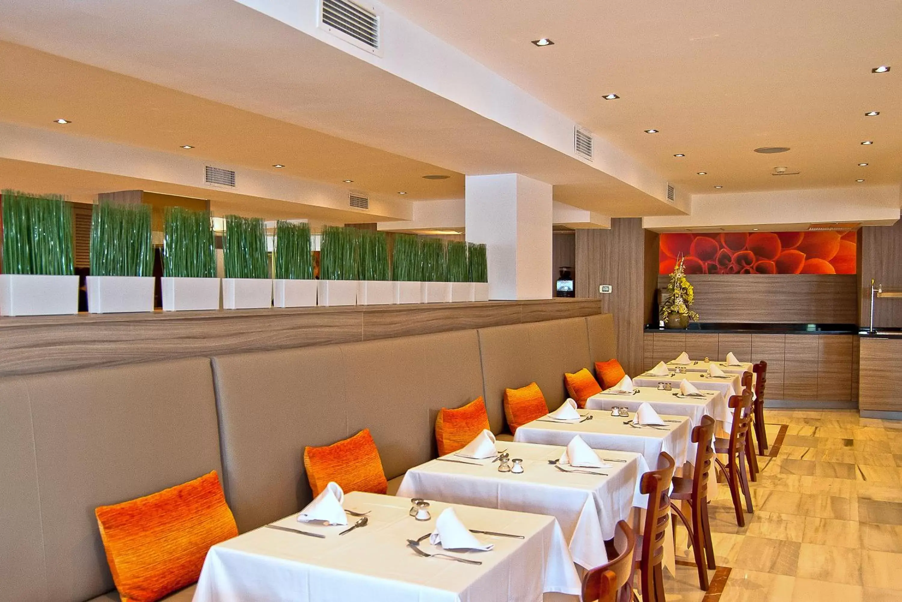 Restaurant/Places to Eat in BQ Augusta Hotel