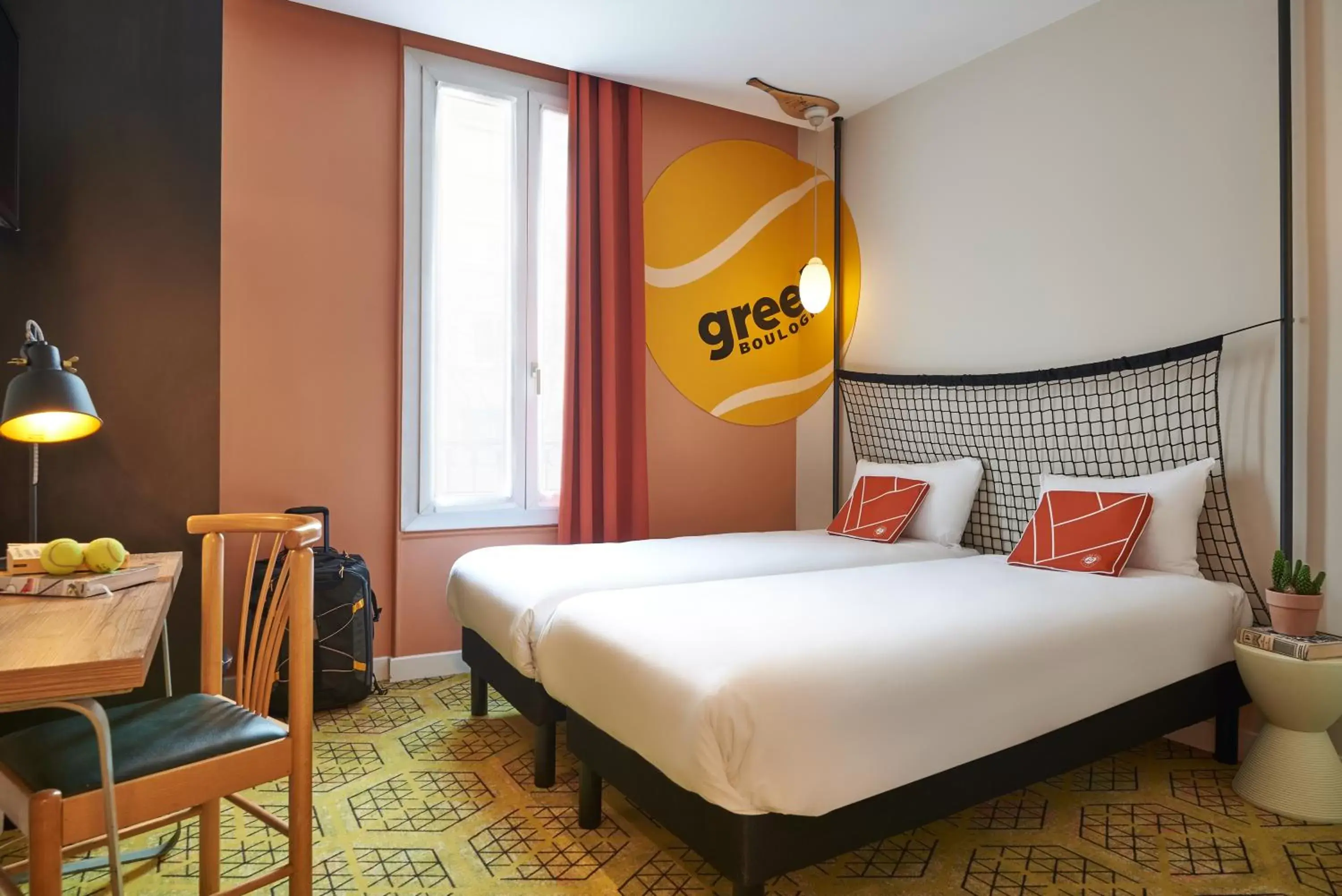Bedroom, Bed in Greet Boulogne Billancourt Paris