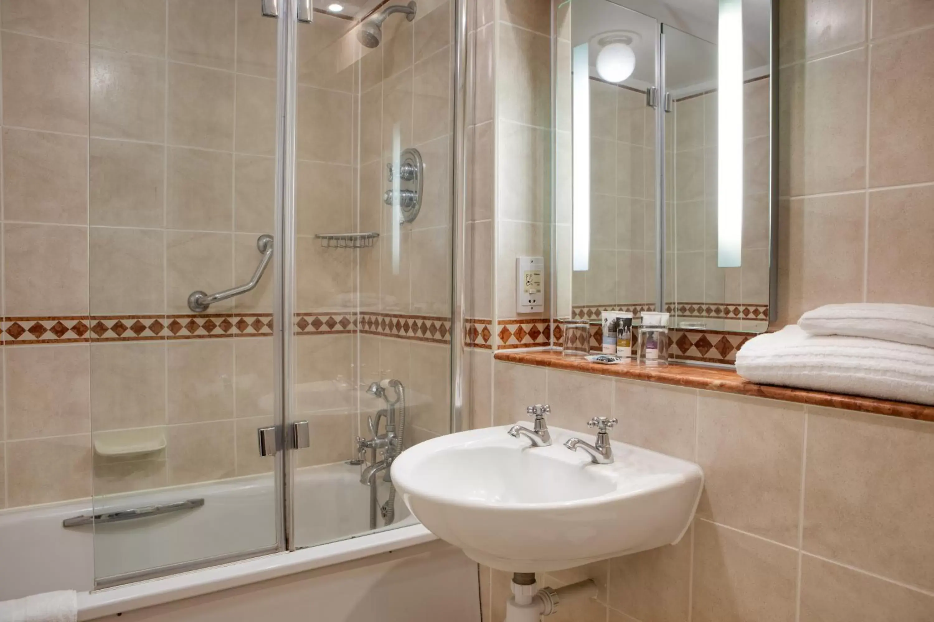 Bathroom in Mercure Winchester Wessex Hotel