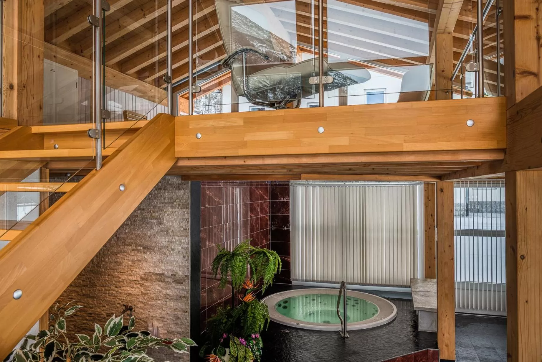 Hot Tub in Wellness- und Schneesporthotel Christiania