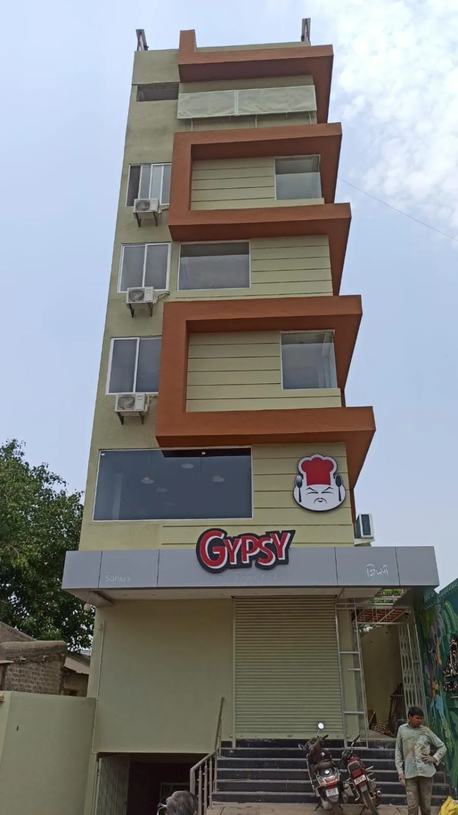 Property building in Hotel Jay Palace Inn