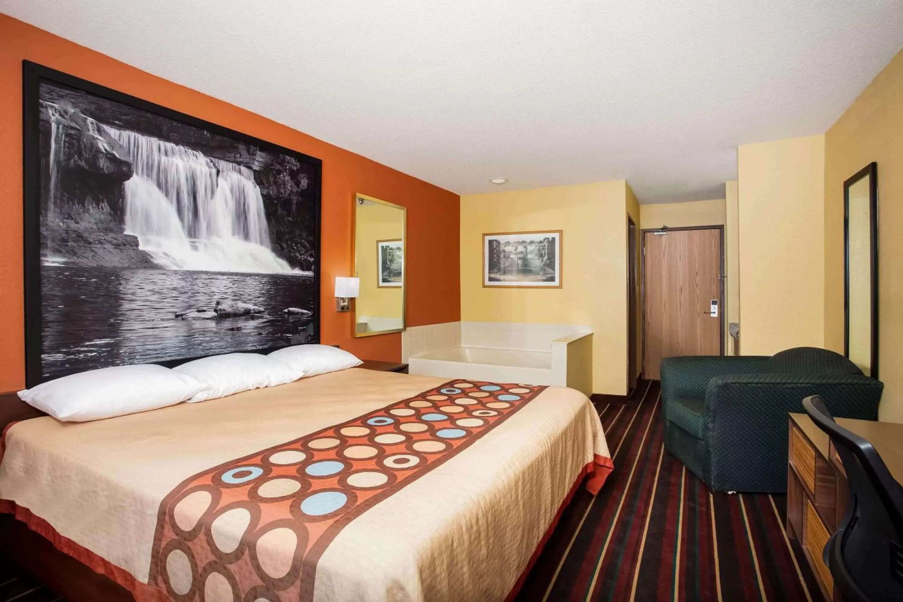 Photo of the whole room, Bed in Super 8 by Wyndham Crawfordsville