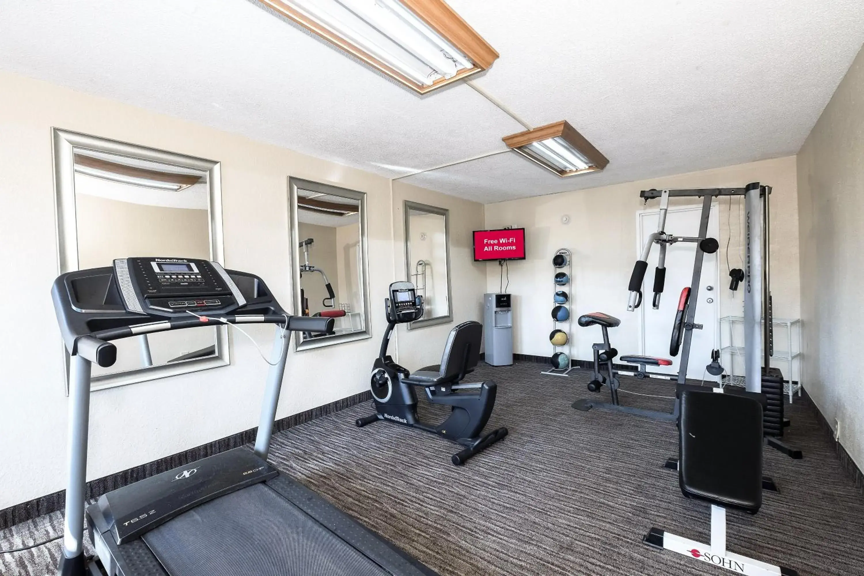 Fitness centre/facilities, Fitness Center/Facilities in Red Roof Inn & Suites Anderson, SC