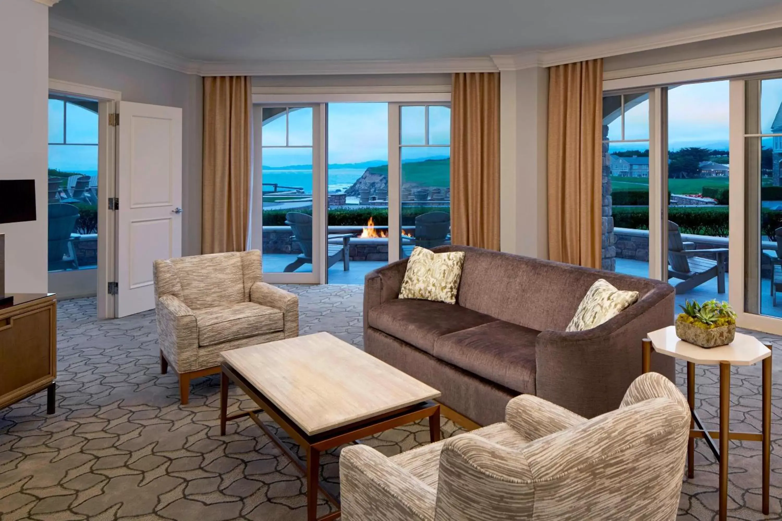 Bedroom, Seating Area in The Ritz-Carlton, Half Moon Bay
