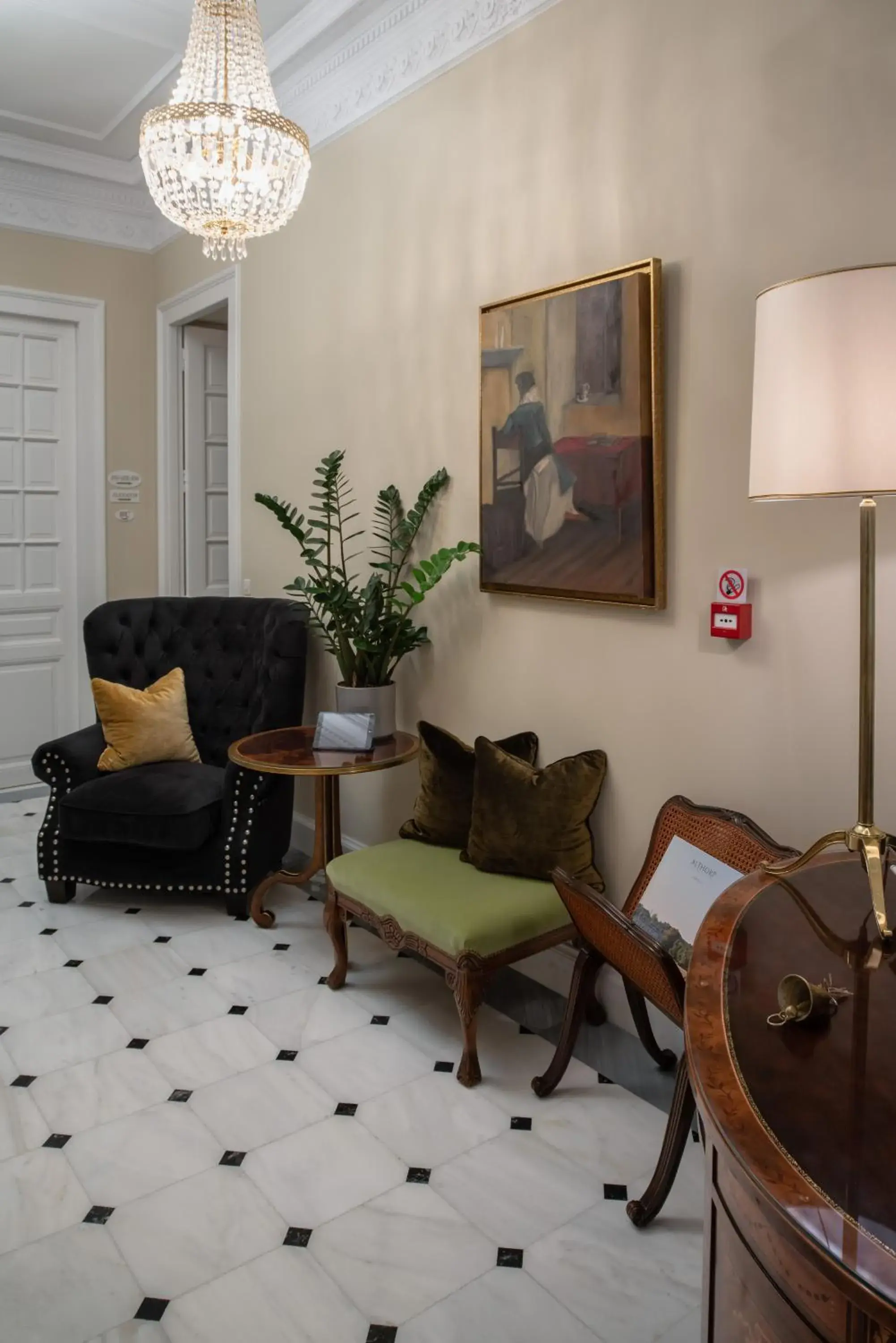 Lobby or reception, Seating Area in Noble Suites