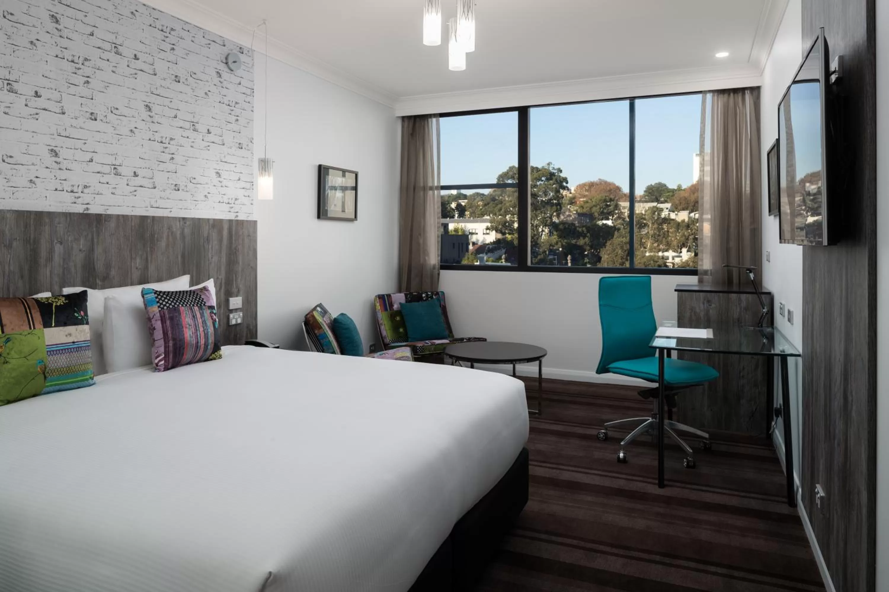 View (from property/room), Bed in Rydges Sydney Central