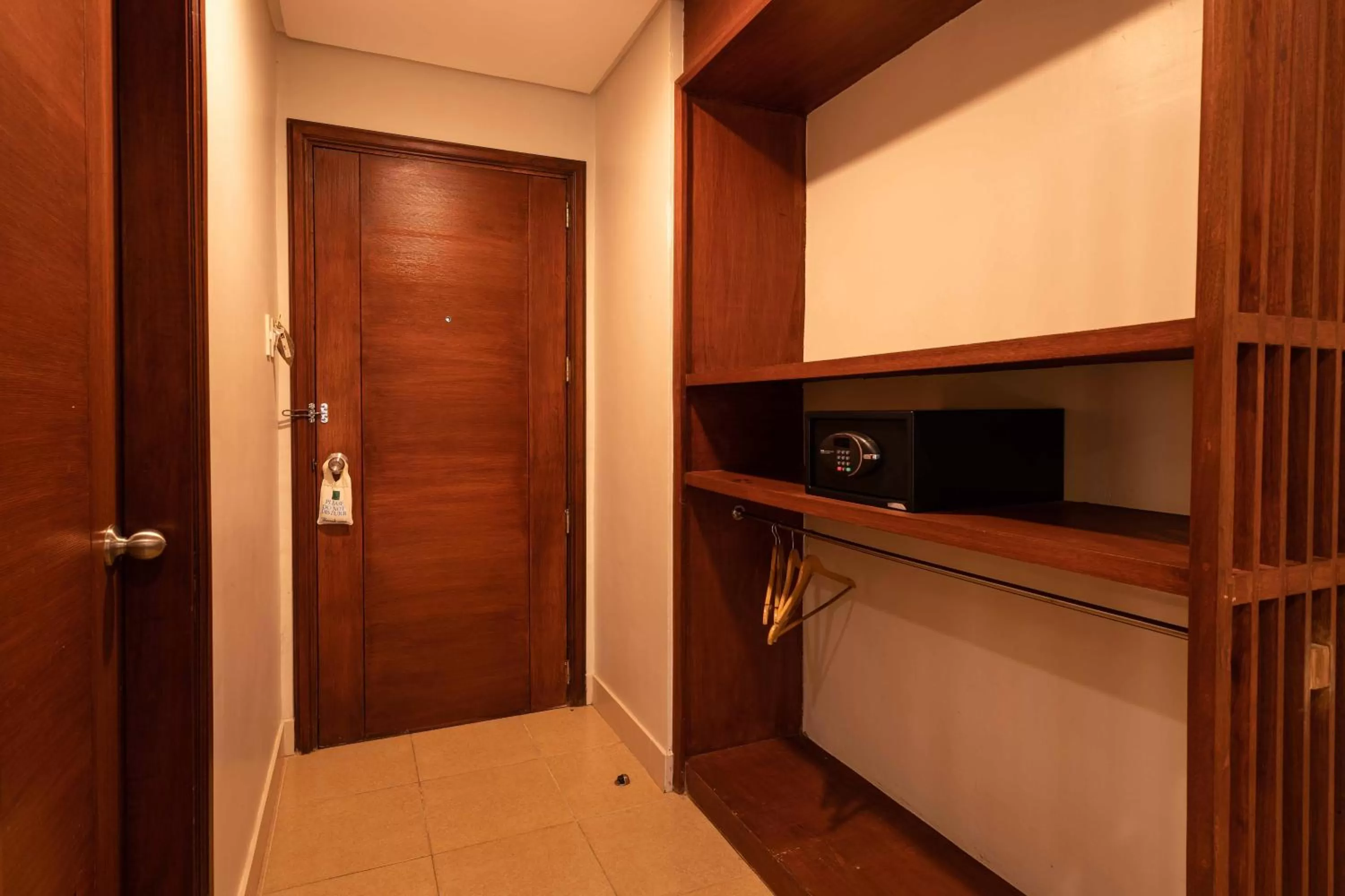 safe in MO2 Lagoon Coron