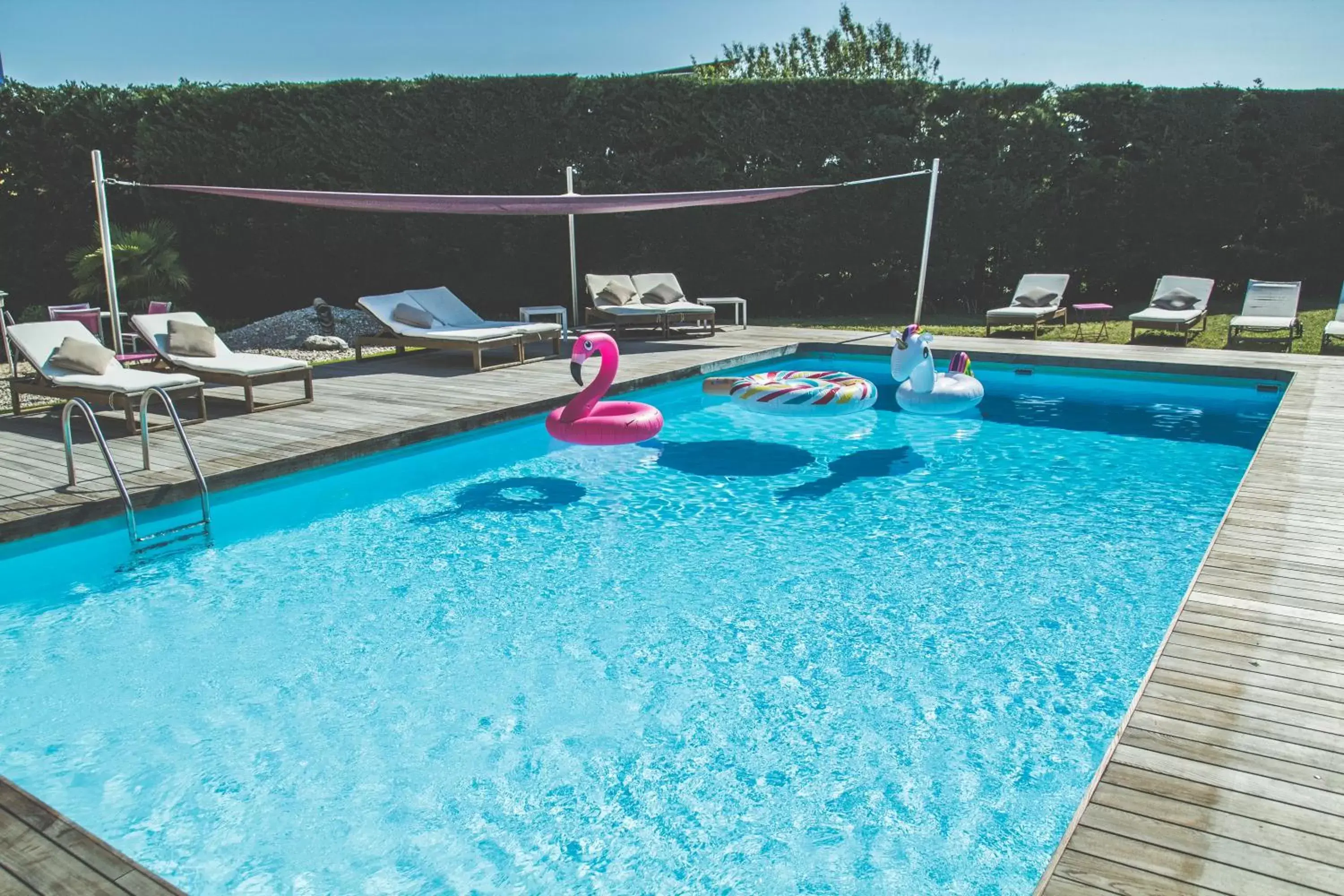 Swimming Pool in Hôtel Karène