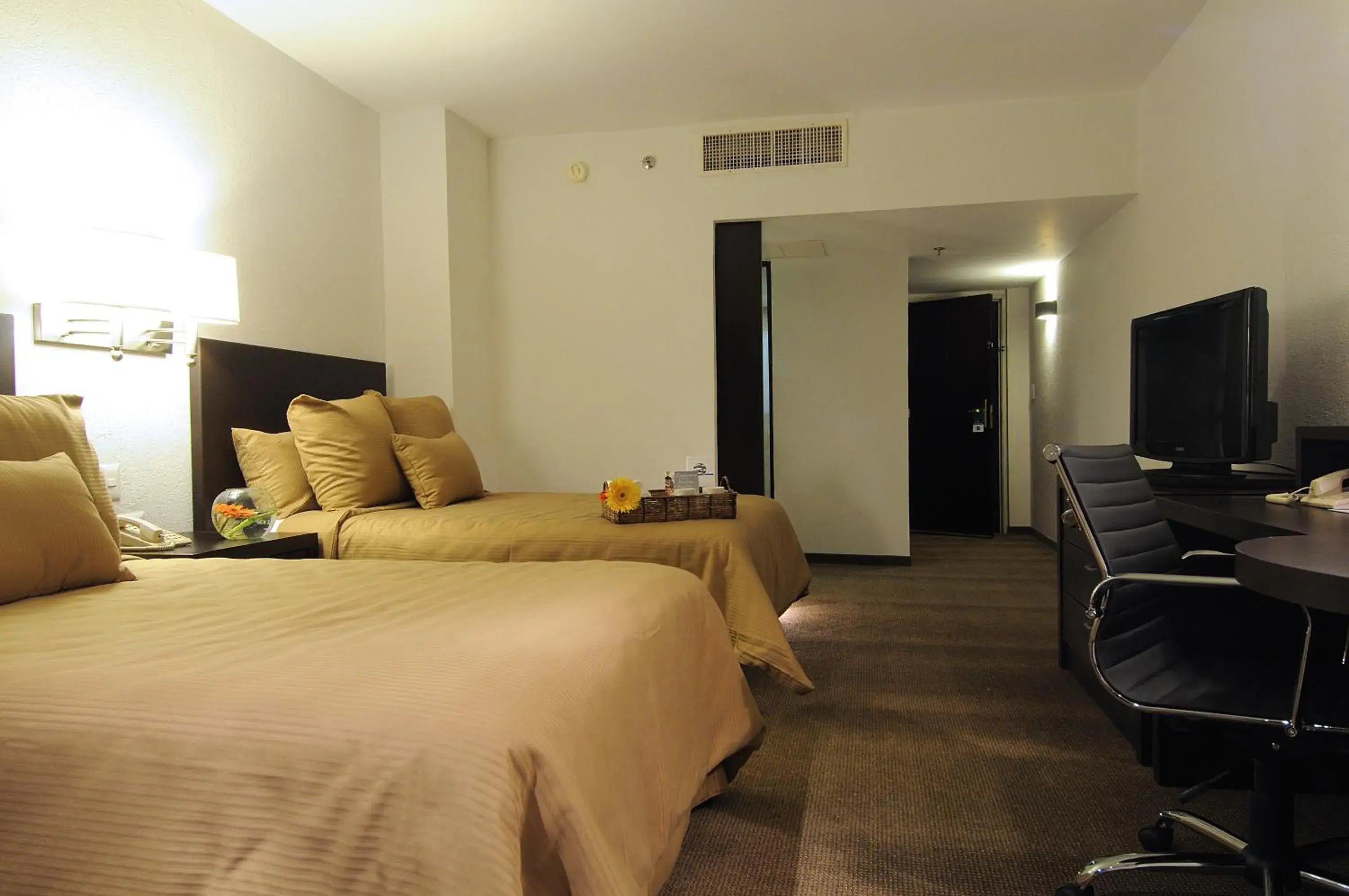 Photo of the whole room, Bed in Mision Torreon