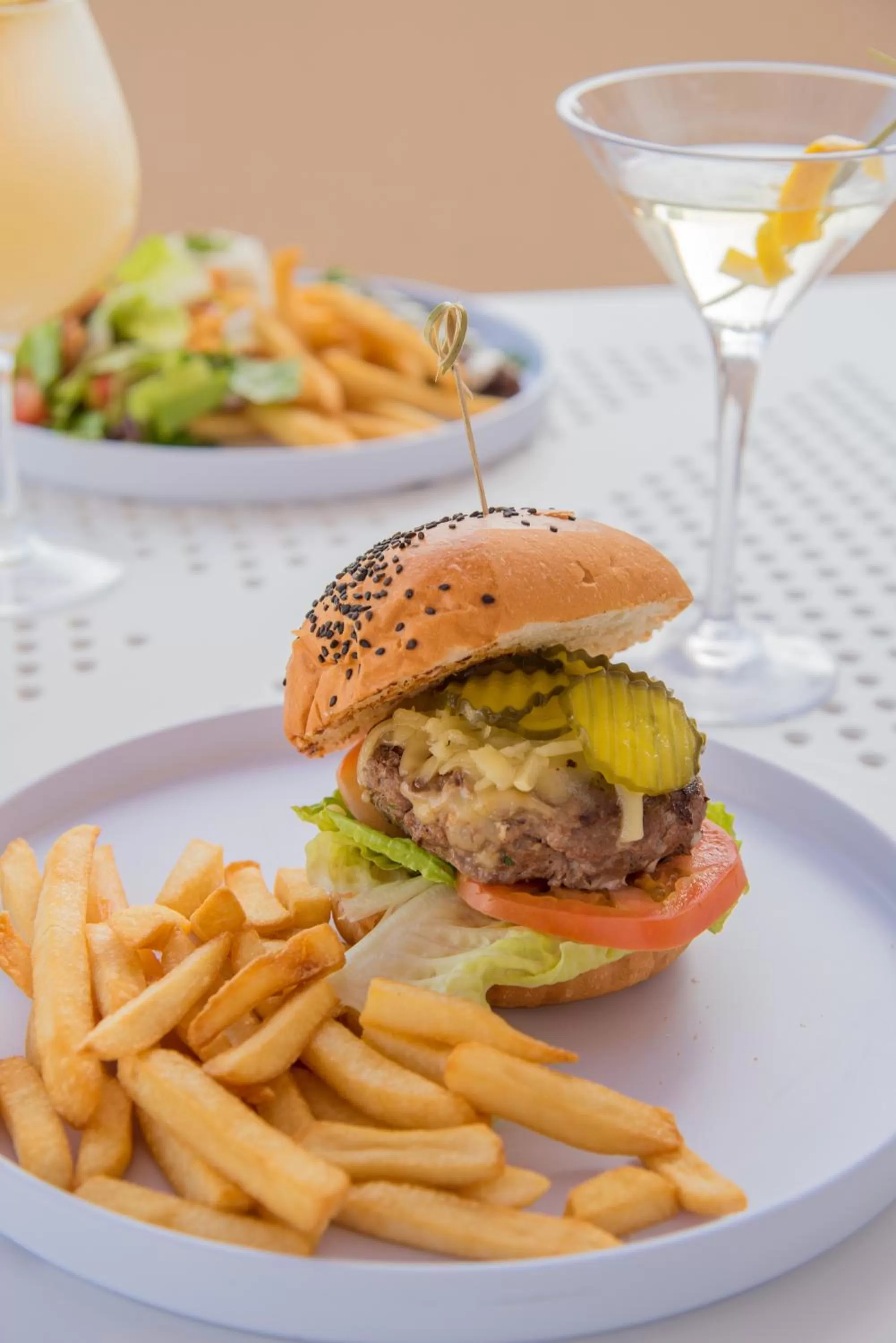 Restaurant/places to eat, Food in Hotel Cache