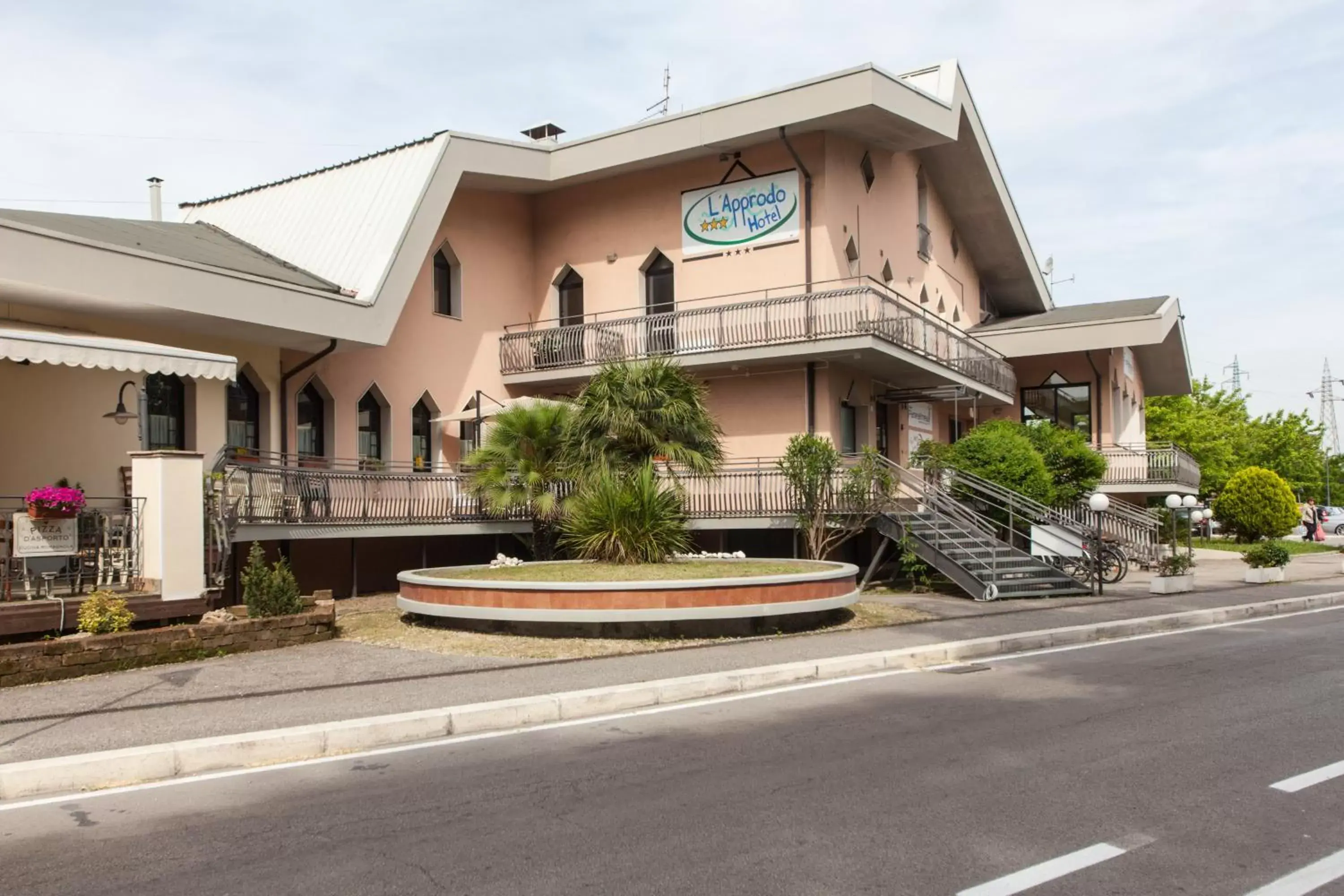 Facade/entrance, Property Building in L'Approdo Hotel