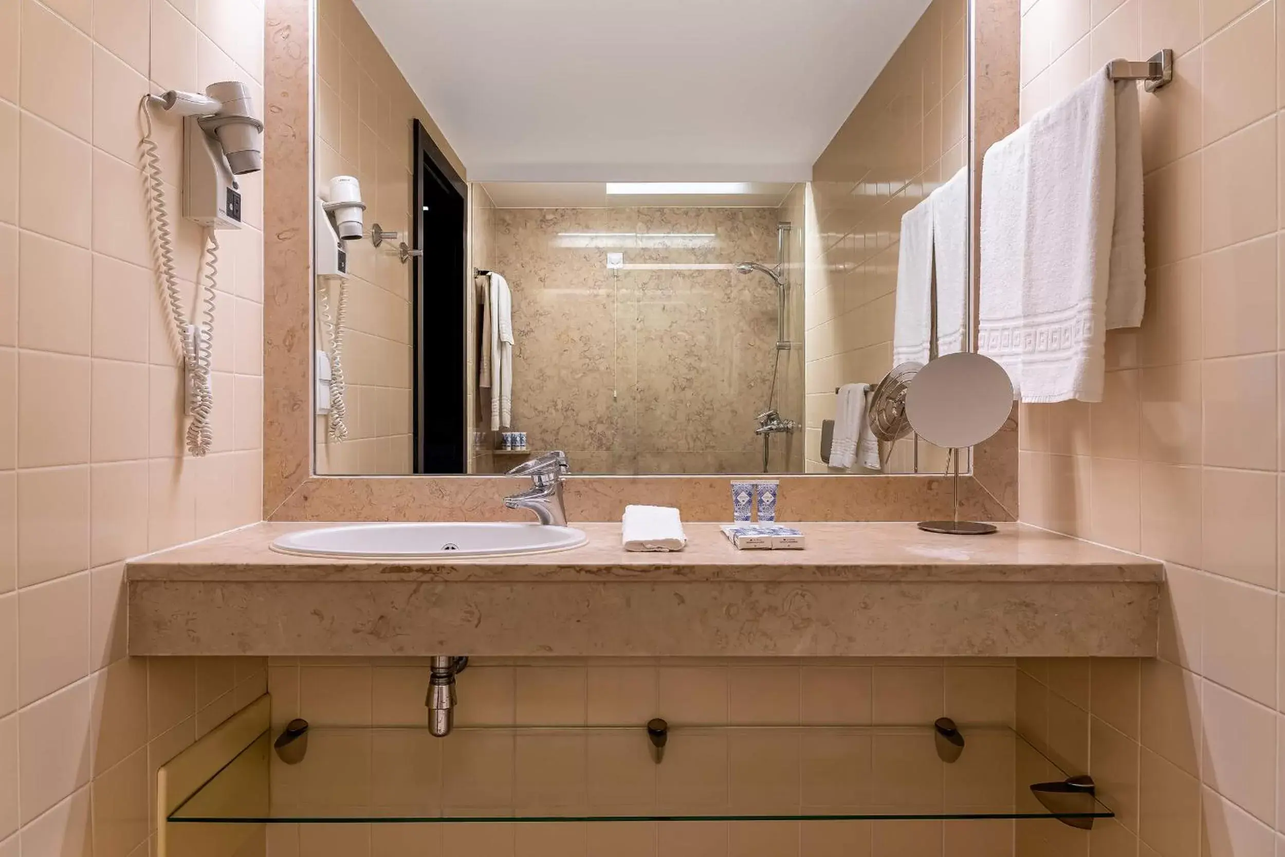 Shower, Bathroom in Hotel do Chiado