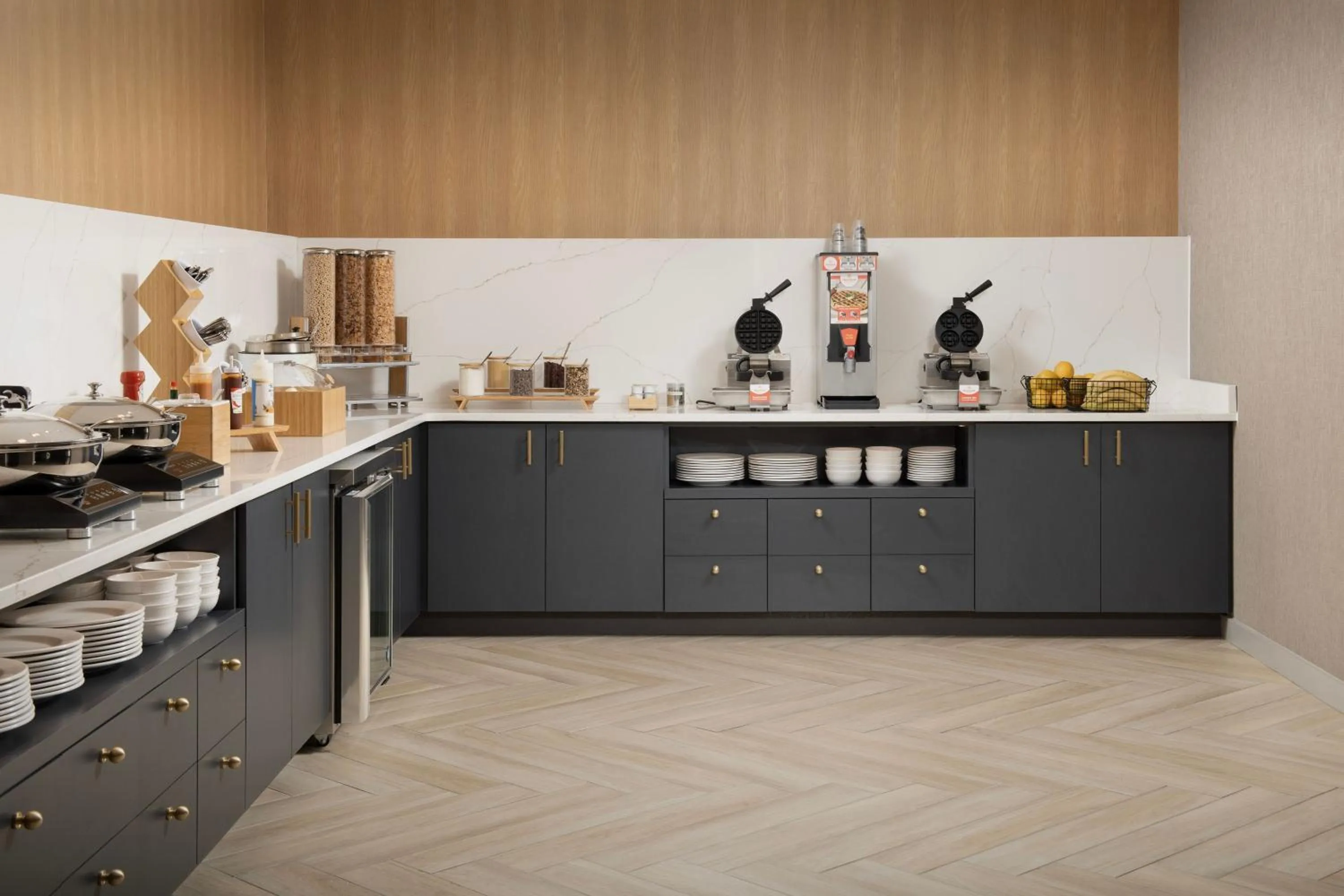 Breakfast in TownePlace Suites by Marriott Cincinnati Mason